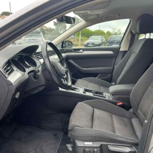 VW Passat 1.6 TDI Confortline - Image 13