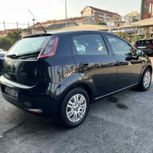 Fiat Punto 1.2 Young S&S - Image 2