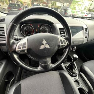 Mitsubishi Outlander 2.2 DI-D Intense - Image 9