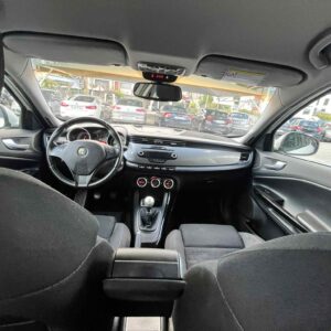 Alfa Romeo Giulietta 1.6 JTDm Distinctive - Image 7