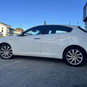 Alfa Romeo Giulietta 1.6 JTDm Distinctive - Image 6