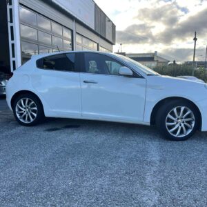 Alfa Romeo Giulietta 1.6 JTDm Distinctive - Image 4