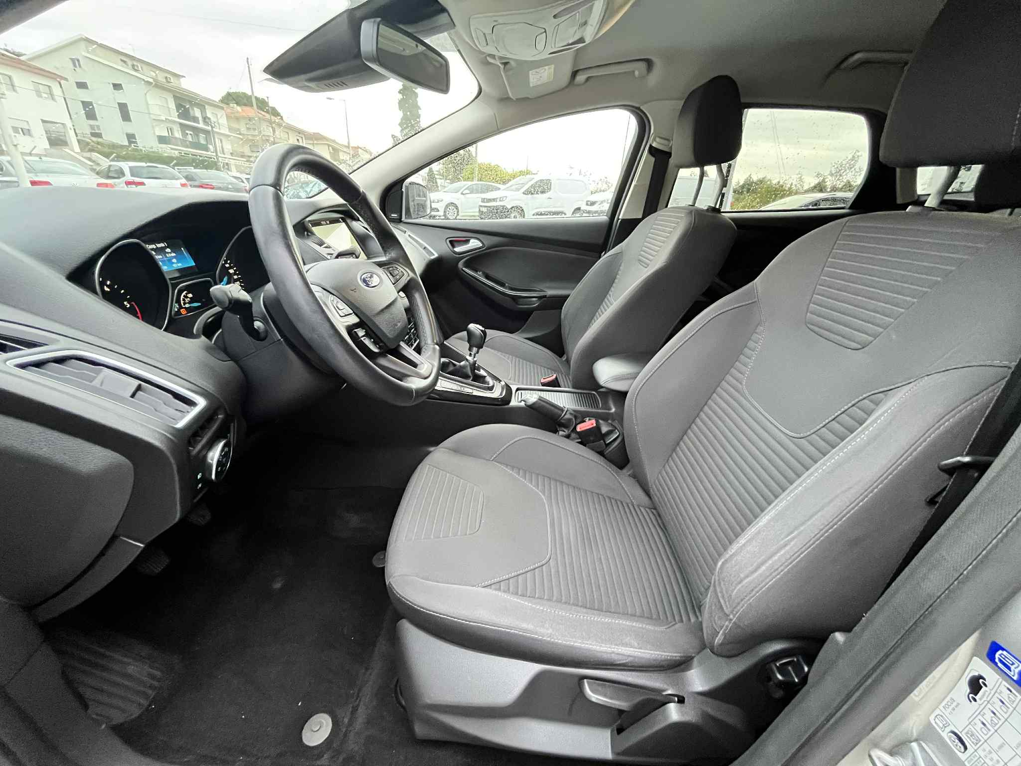 Ford Focus SW 1.5 TDCi Titanium - Image 9