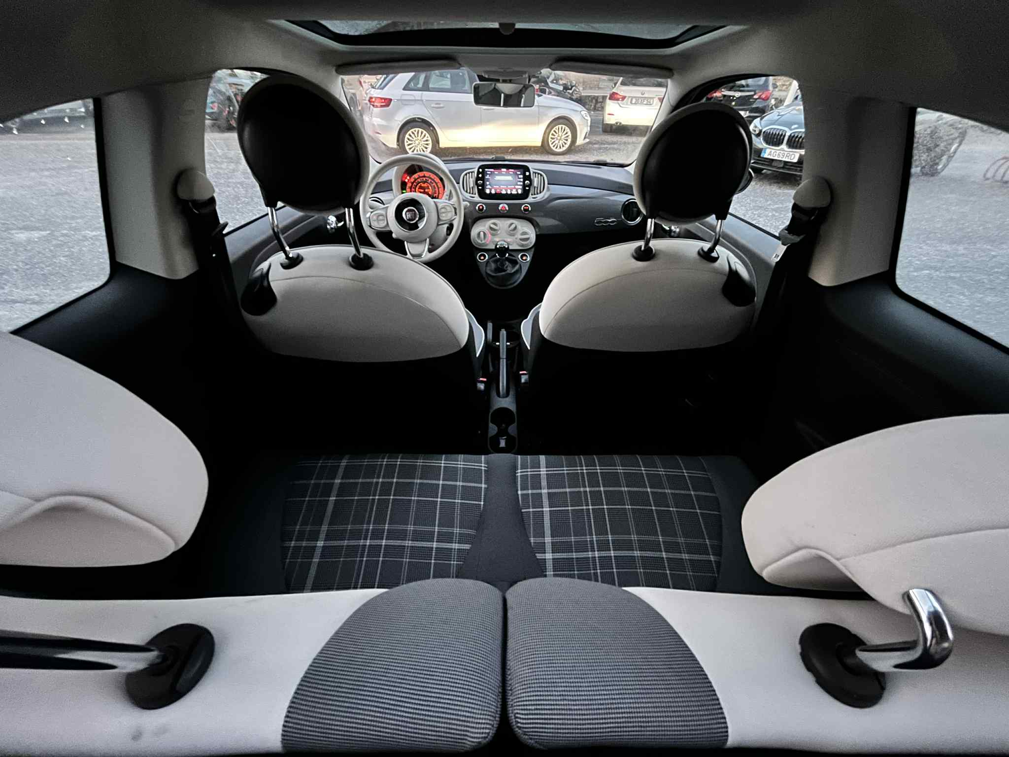Fiat 500 1.0 Hybrid Lounge - Image 12