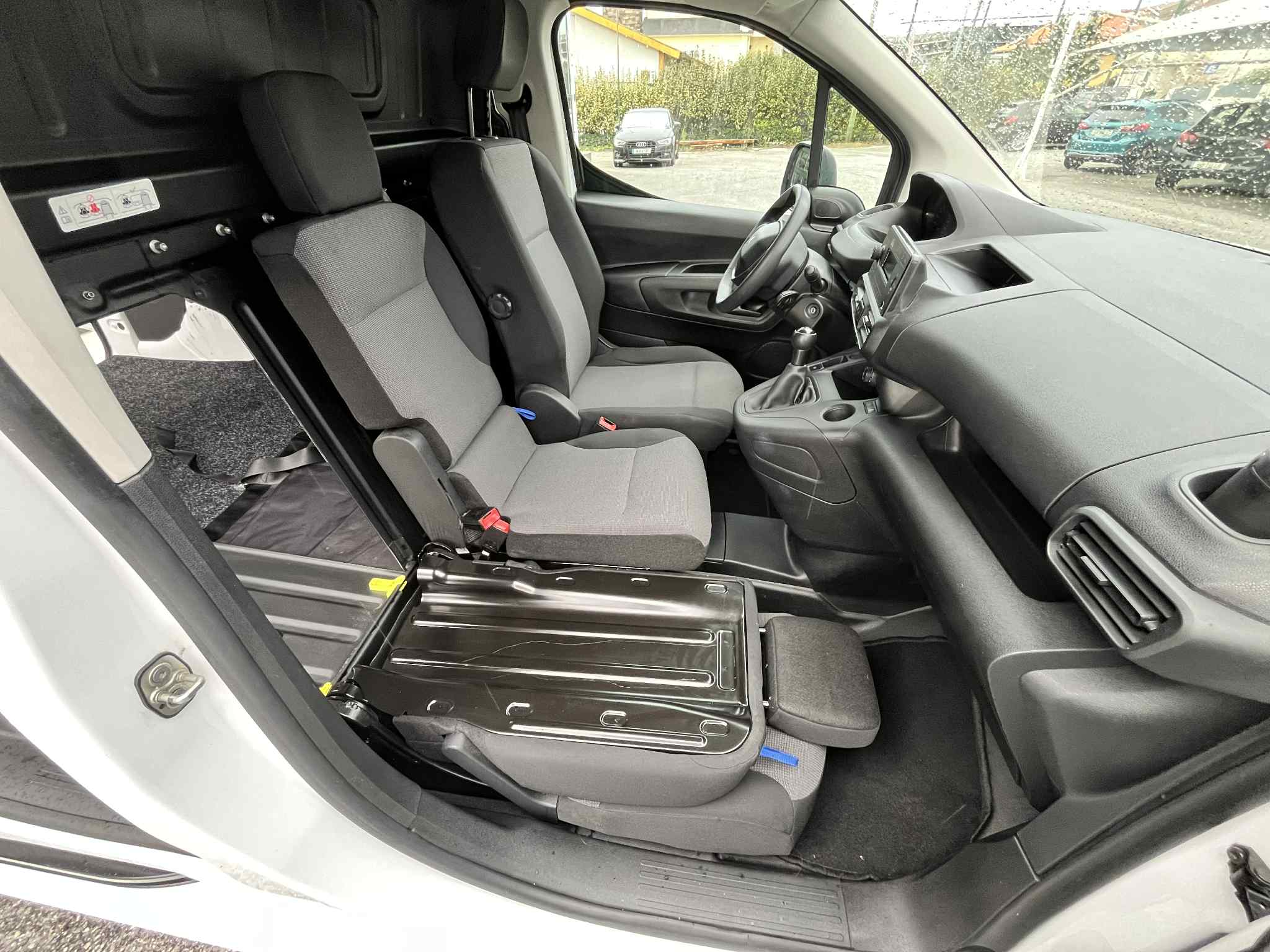 Peugeot Partner 1.6 HDi C/ IVA - Image 12