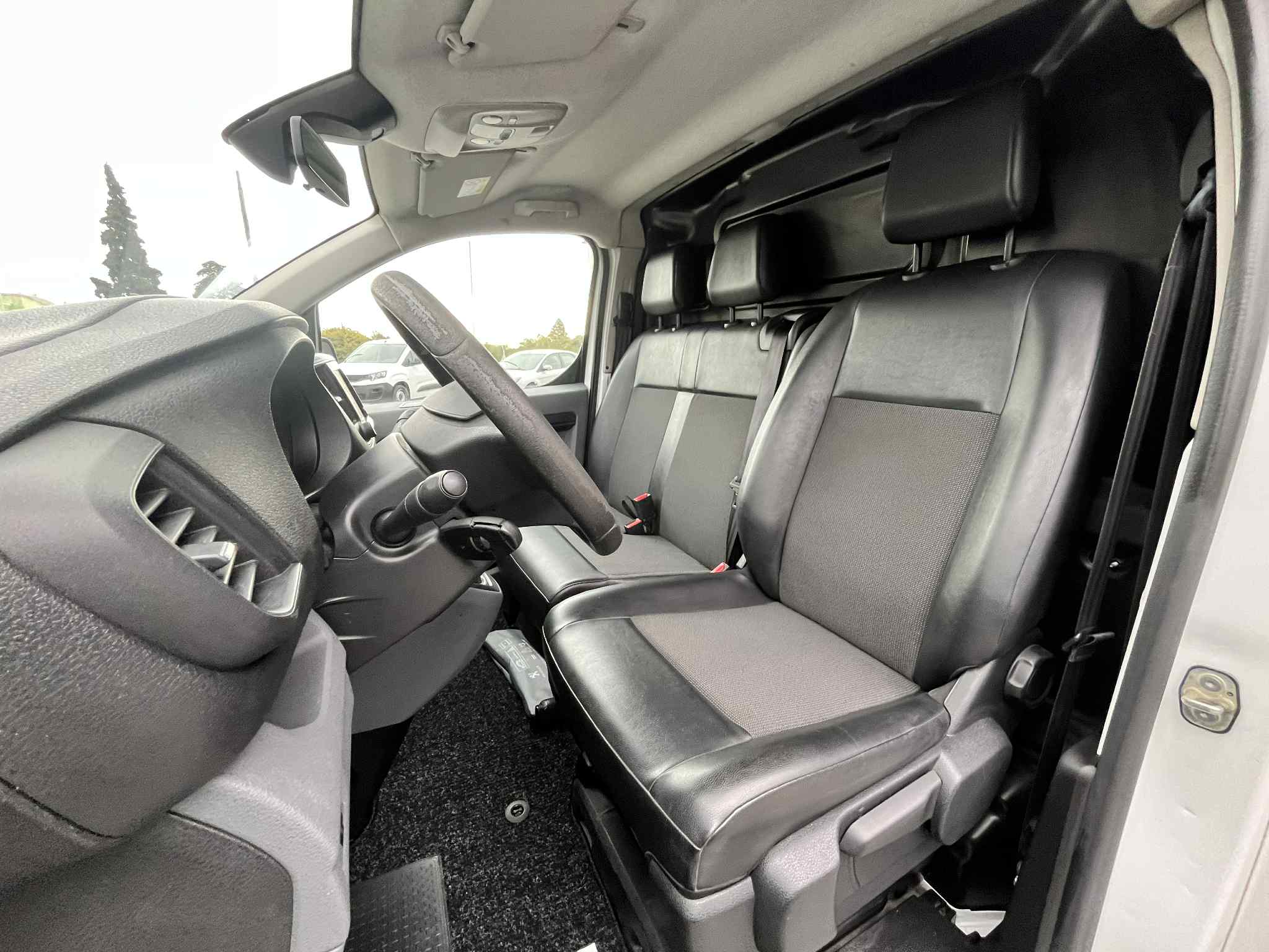 Peugeot Expert 1.6Hdi L2 IVA dedutivel - Image 11