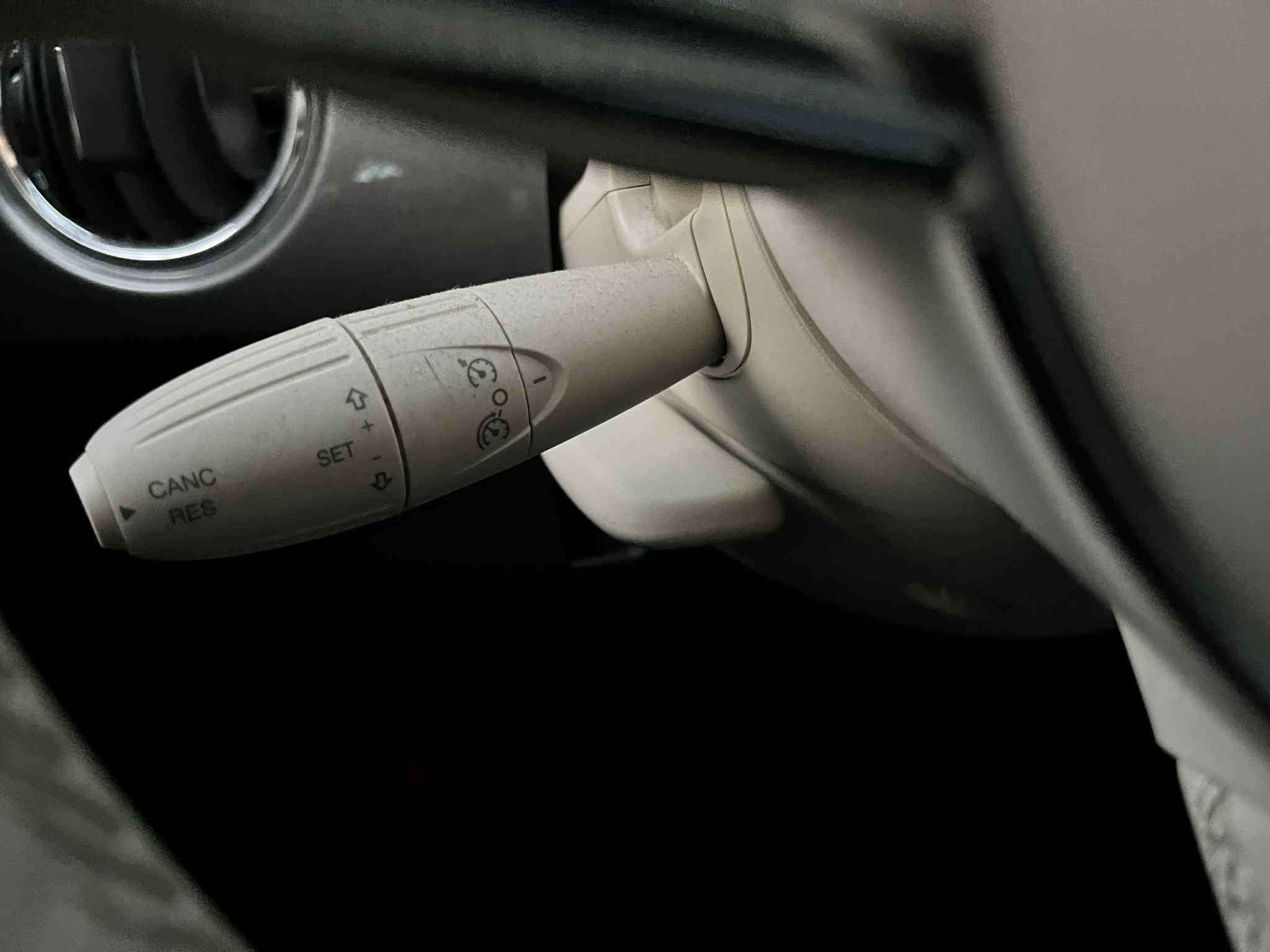 Fiat 500 1.0 Hybrid Lounge - Image 16