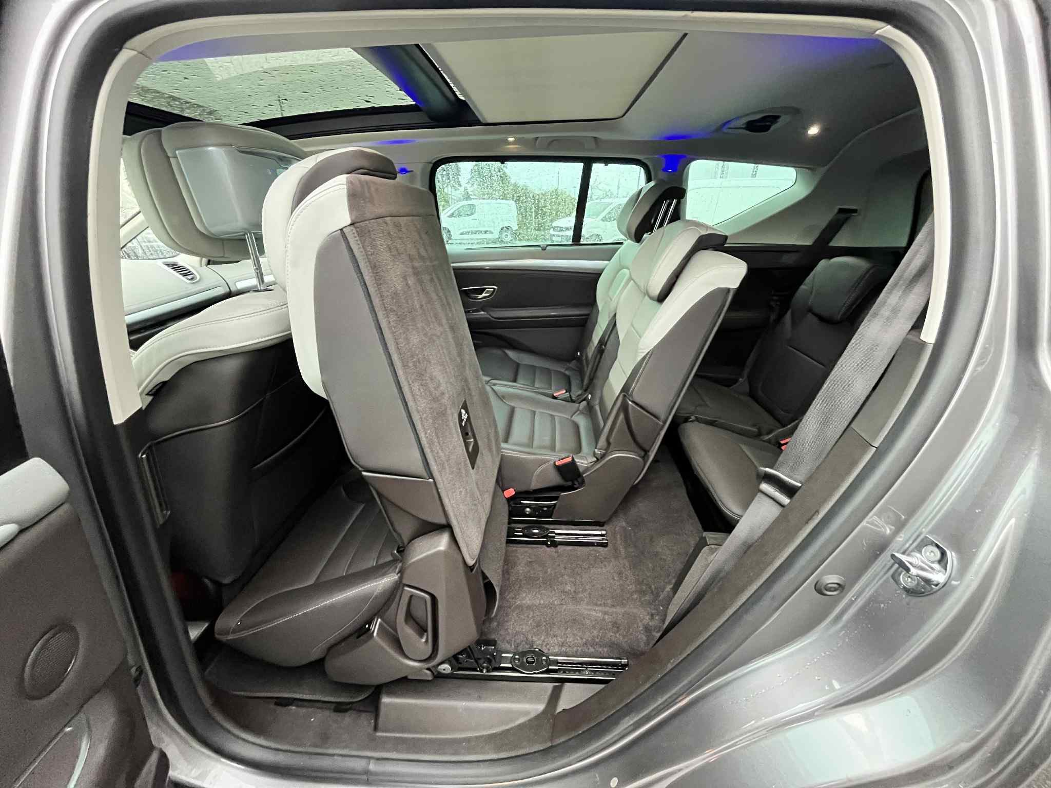 Renault Espace 1.6 dCi Initiale Paris EDC - Image 19