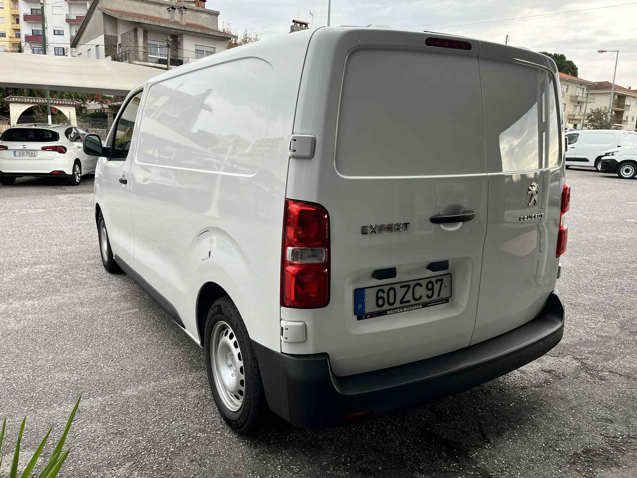 Peugeot Expert 1.6Hdi L2 IVA dedutivel - Image 4