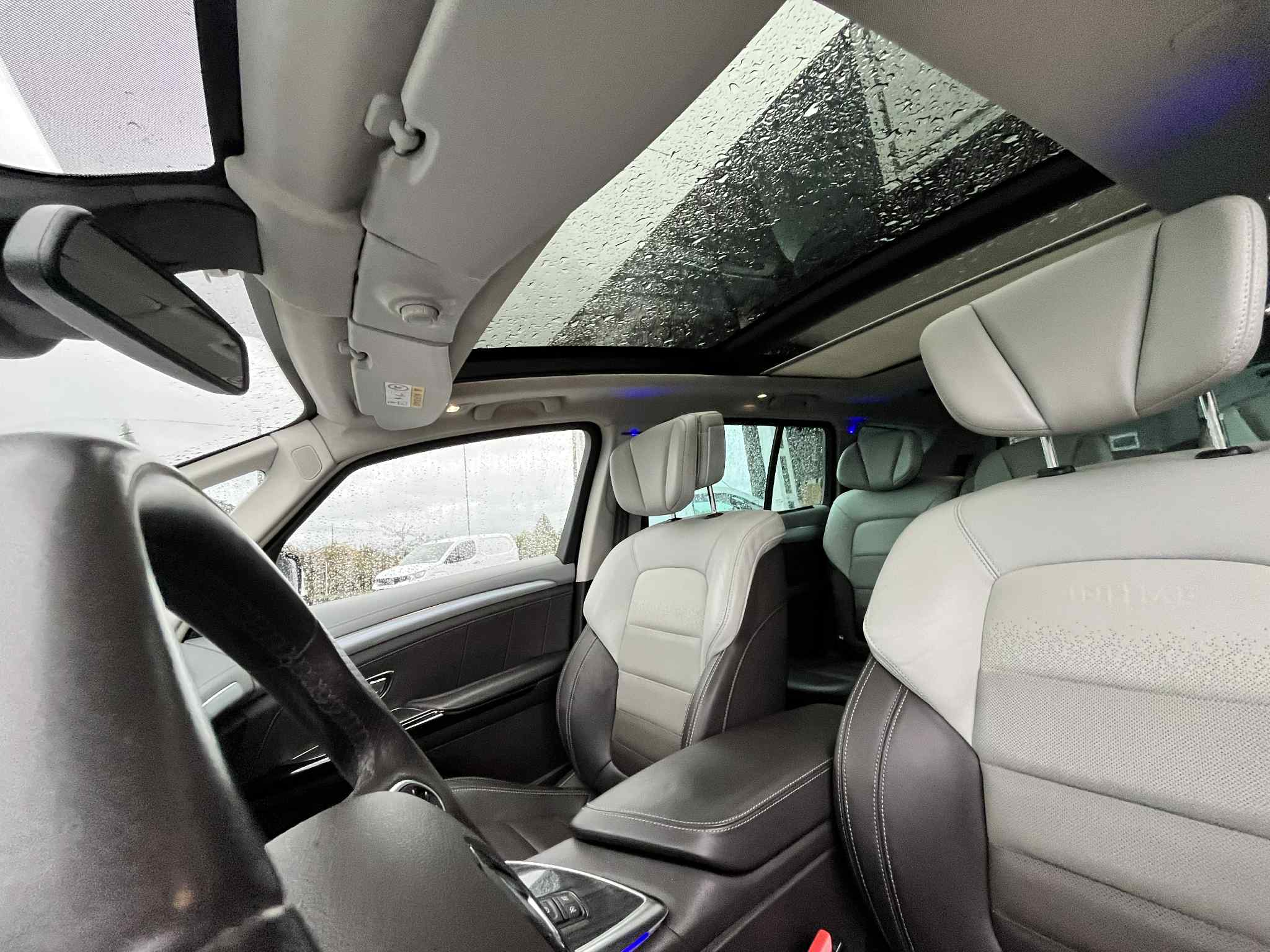 Renault Espace 1.6 dCi Initiale Paris EDC - Image 18