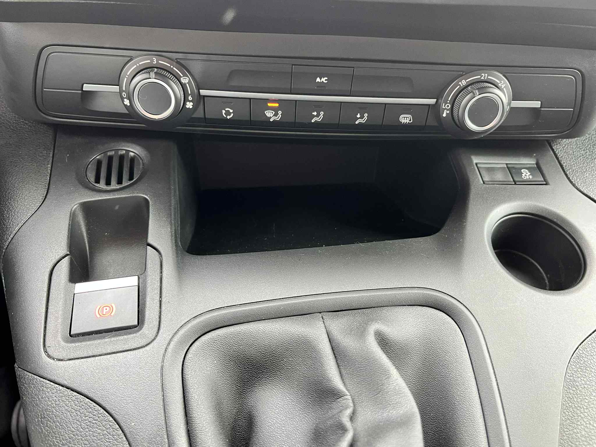 Peugeot Partner 1.6 HDi C/ IVA - Image 16