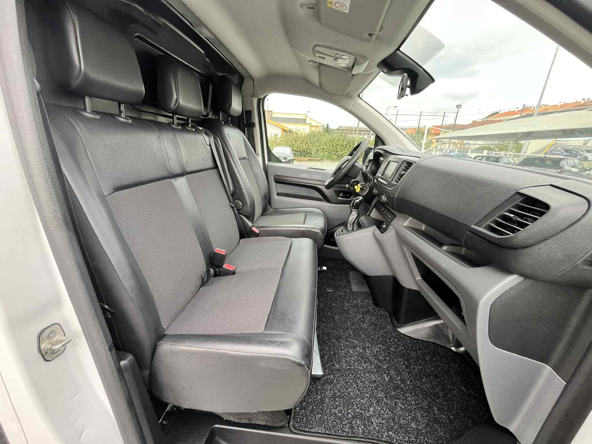 Peugeot Expert 1.6Hdi L2 IVA dedutivel - Image 13