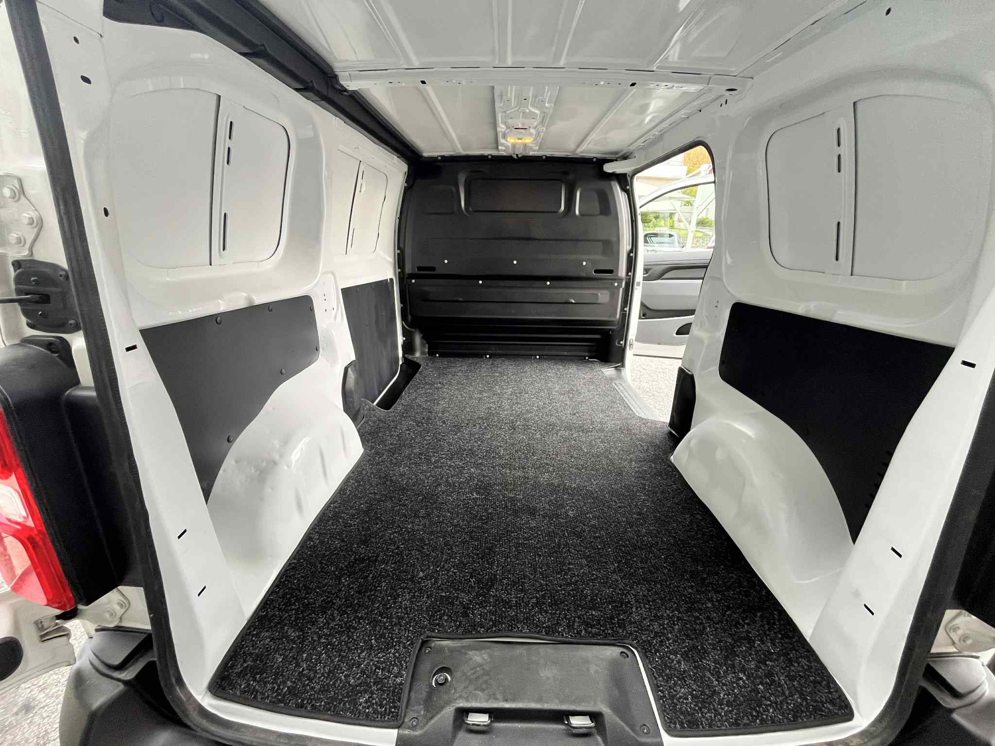 Peugeot Expert 1.6Hdi L2 IVA dedutivel - Image 14