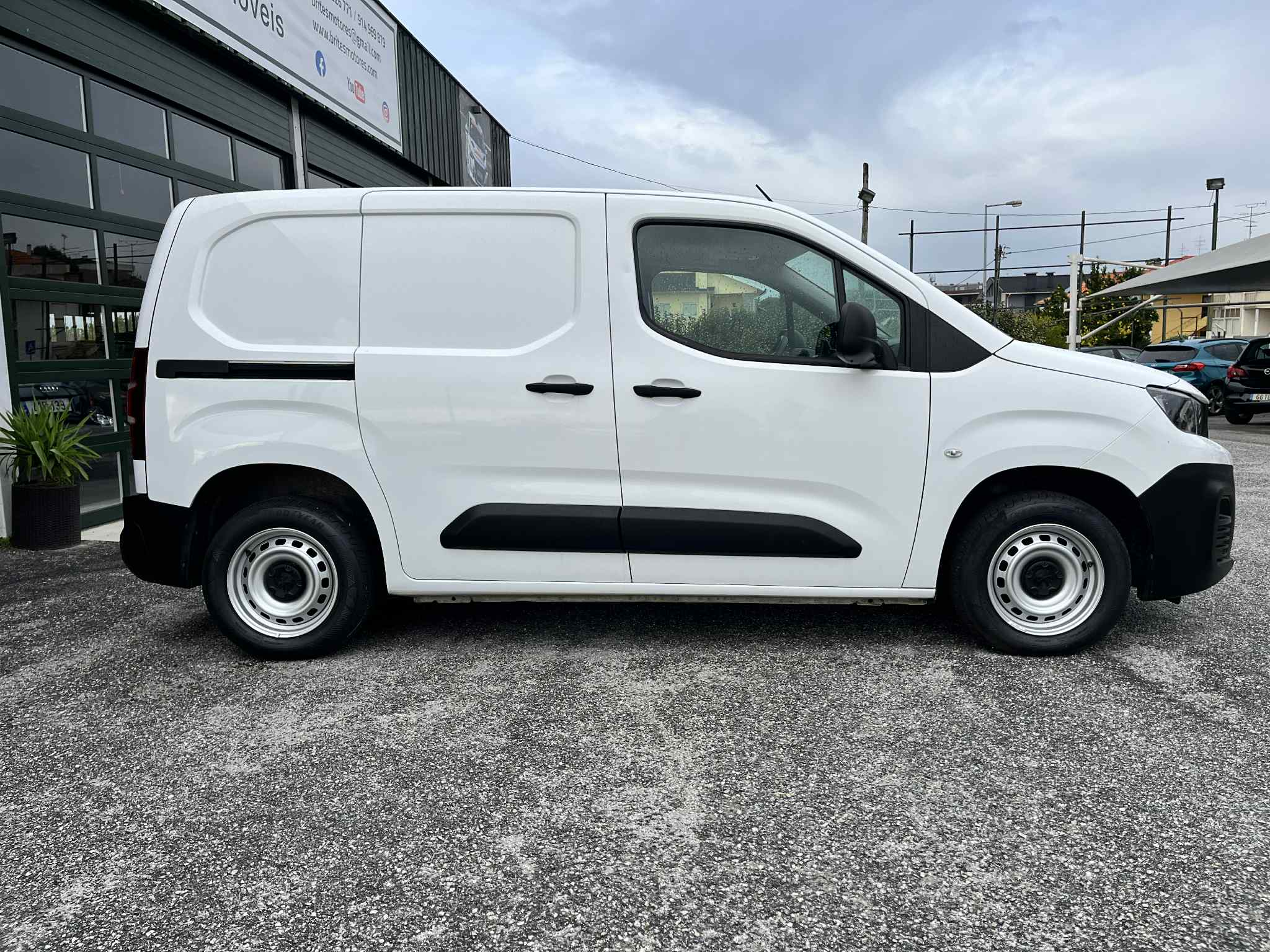 Peugeot Partner 1.6 HDi C/ IVA - Image 7