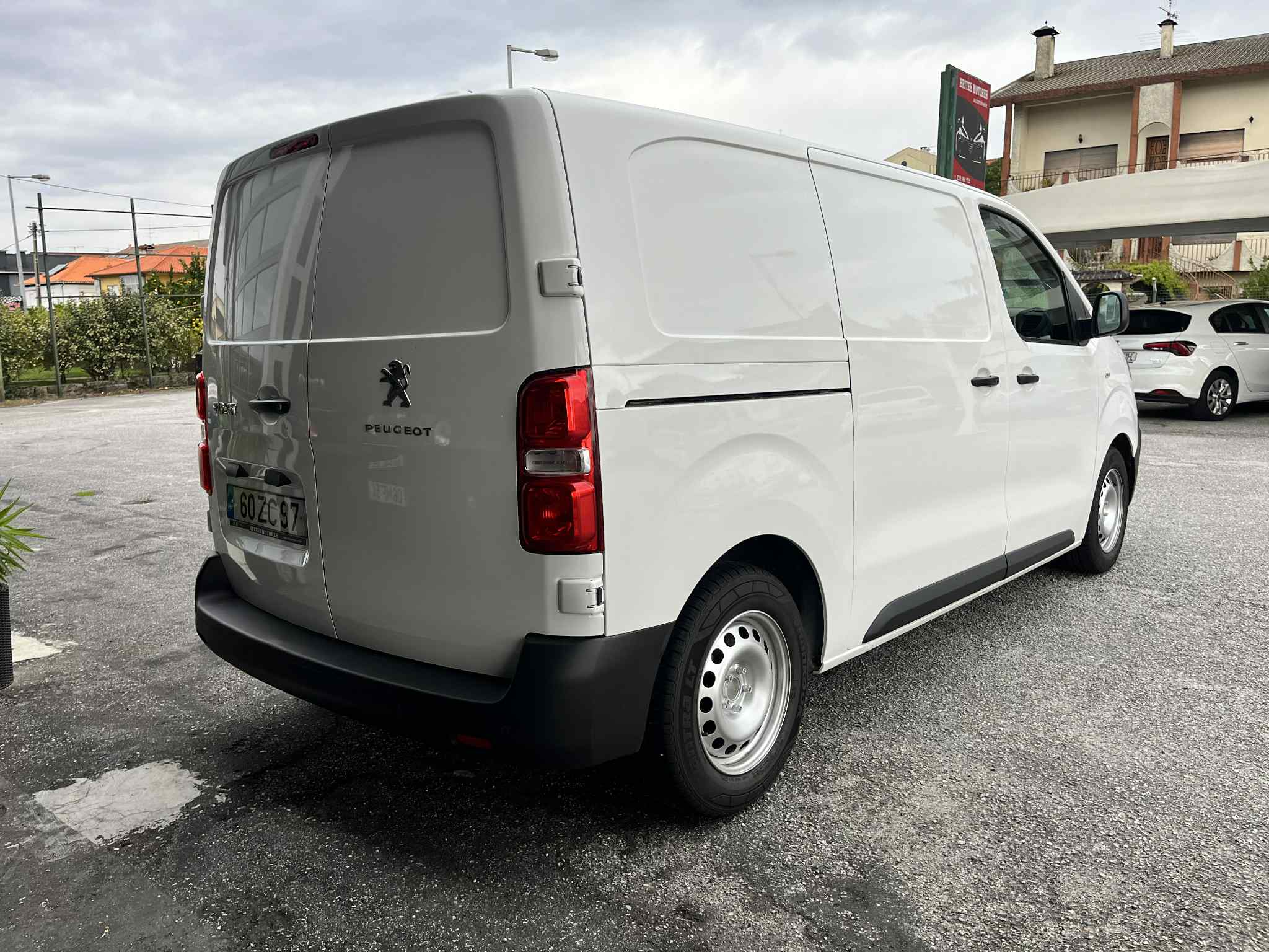 Peugeot Expert 1.6Hdi L2 IVA dedutivel - Image 2