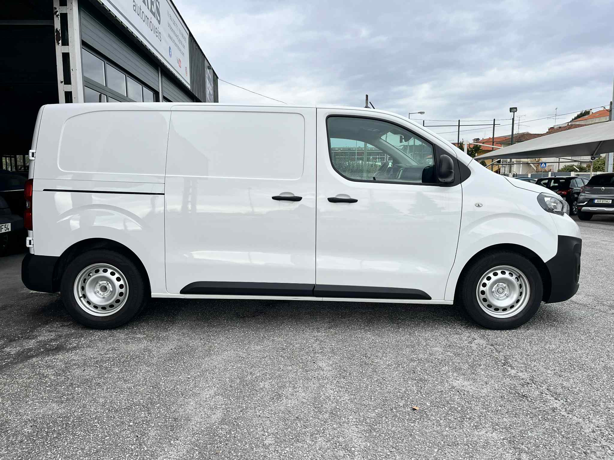 Peugeot Expert 1.6Hdi L2 IVA dedutivel - Image 8