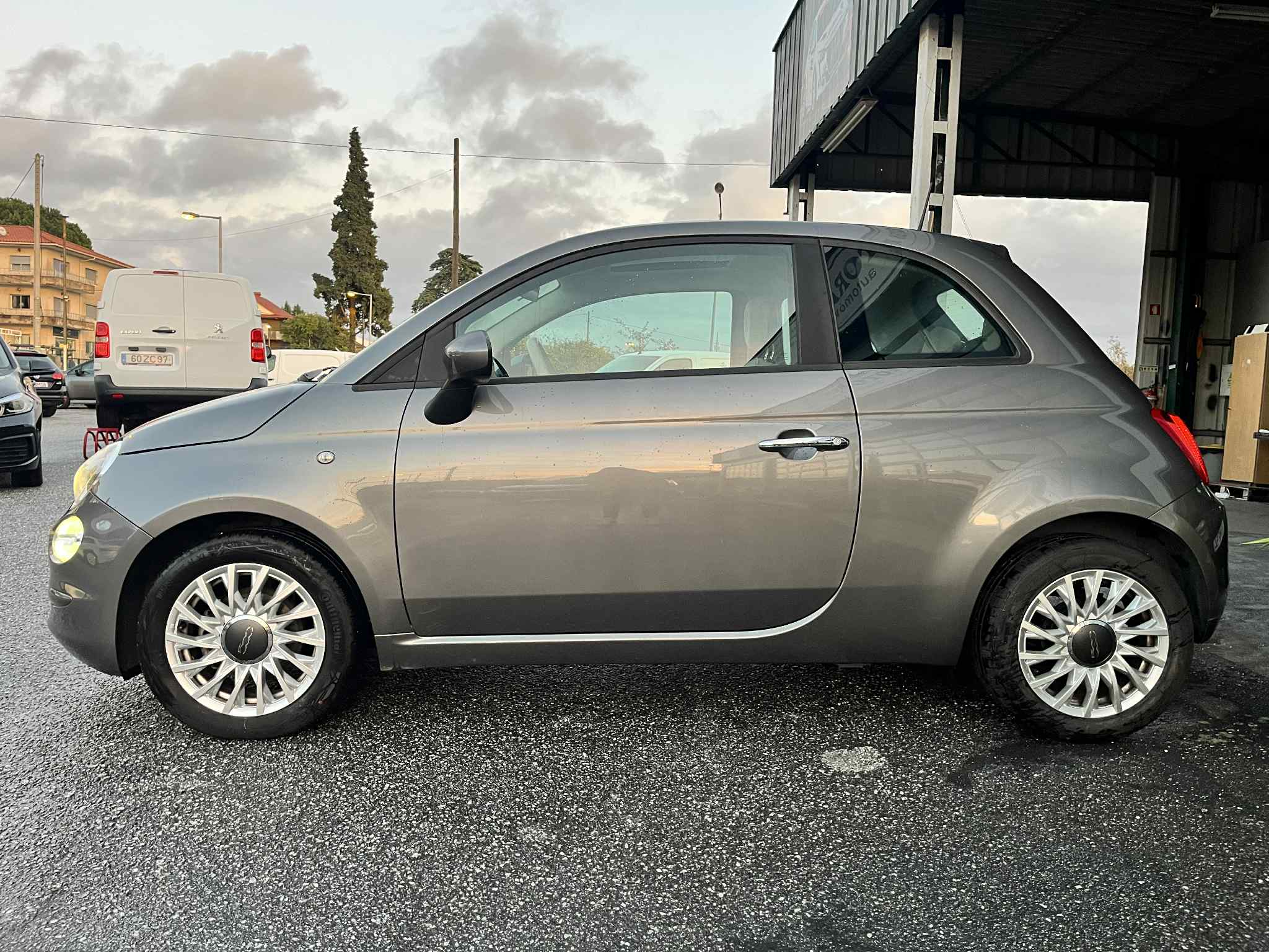 Fiat 500 1.0 Hybrid Lounge - Image 3