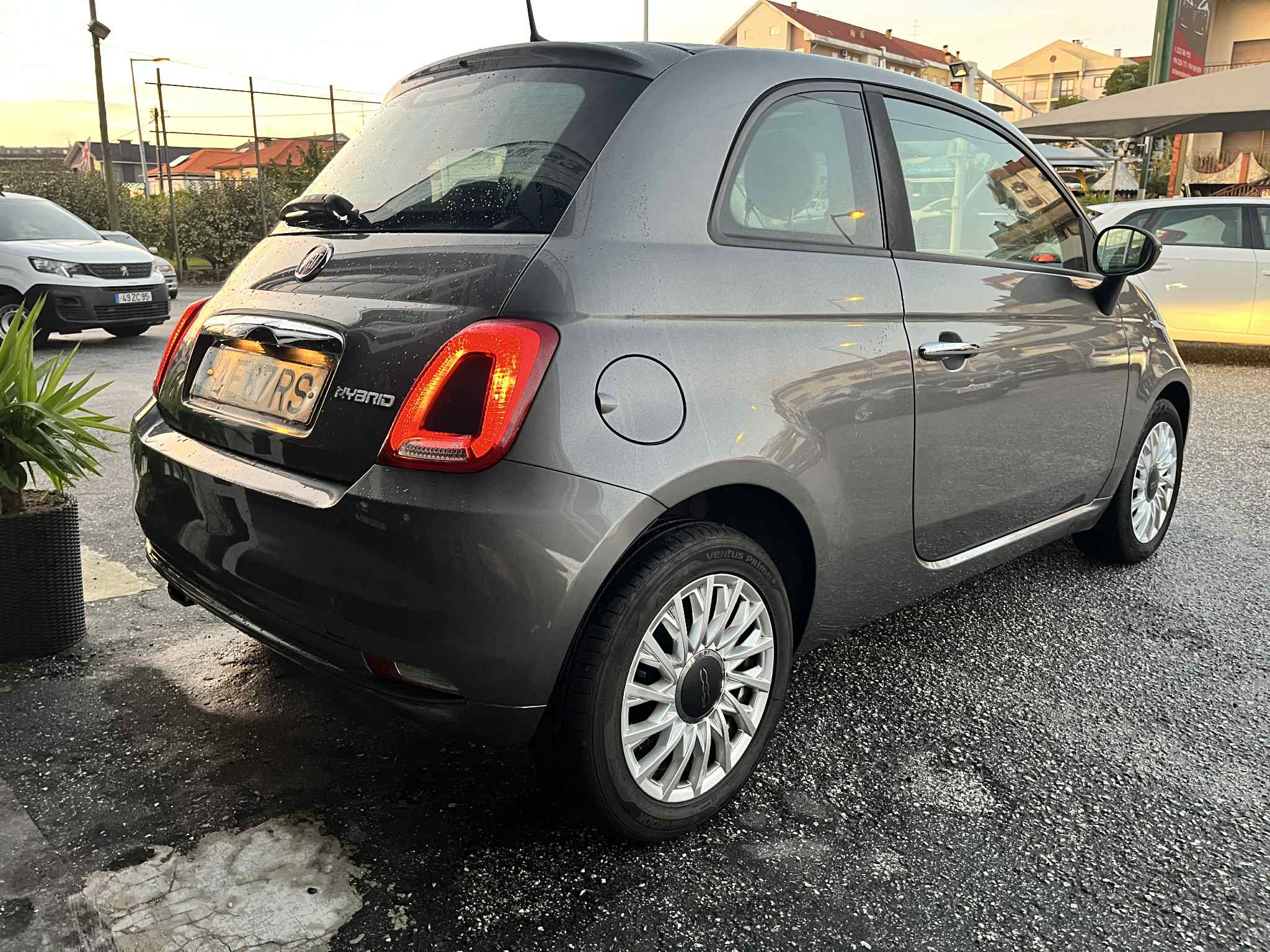 Fiat 500 1.0 Hybrid Lounge - Image 4