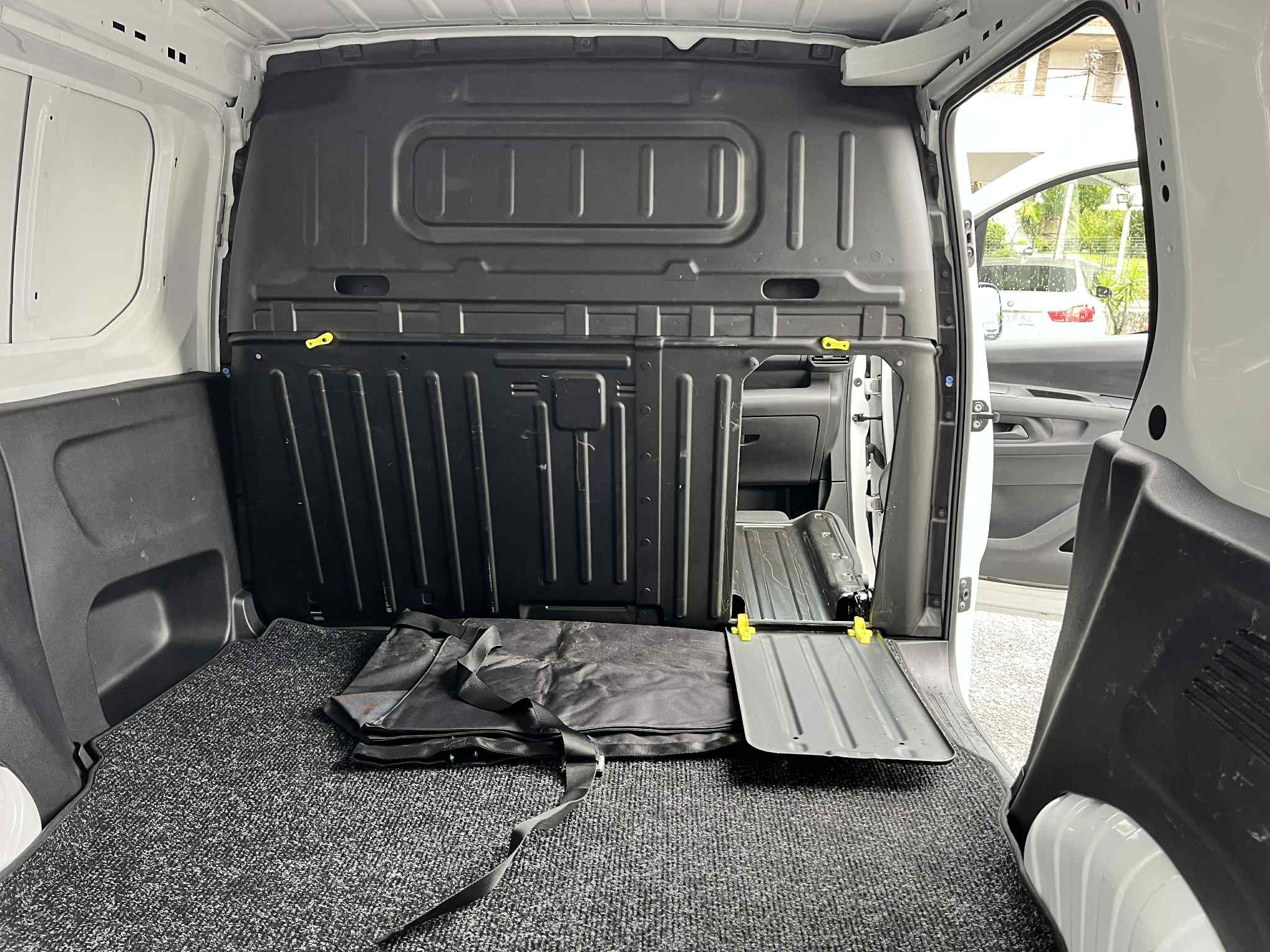 Peugeot Partner 1.6 HDi C/ IVA - Image 14