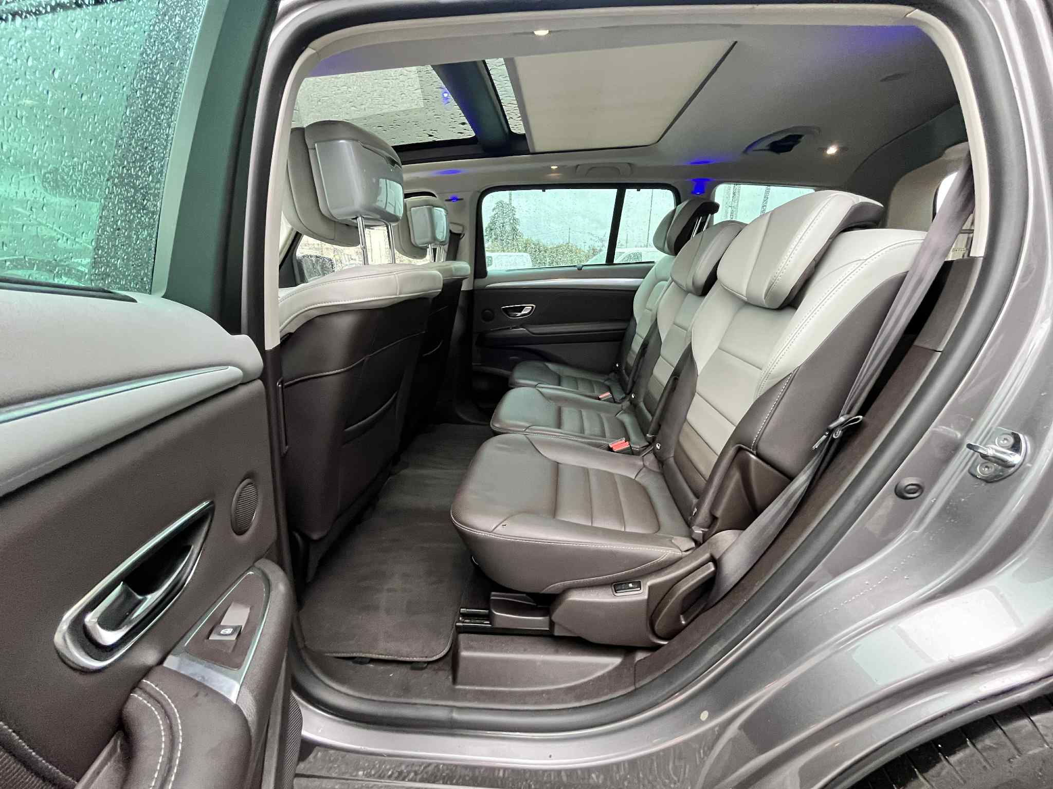 Renault Espace 1.6 dCi Initiale Paris EDC - Image 14