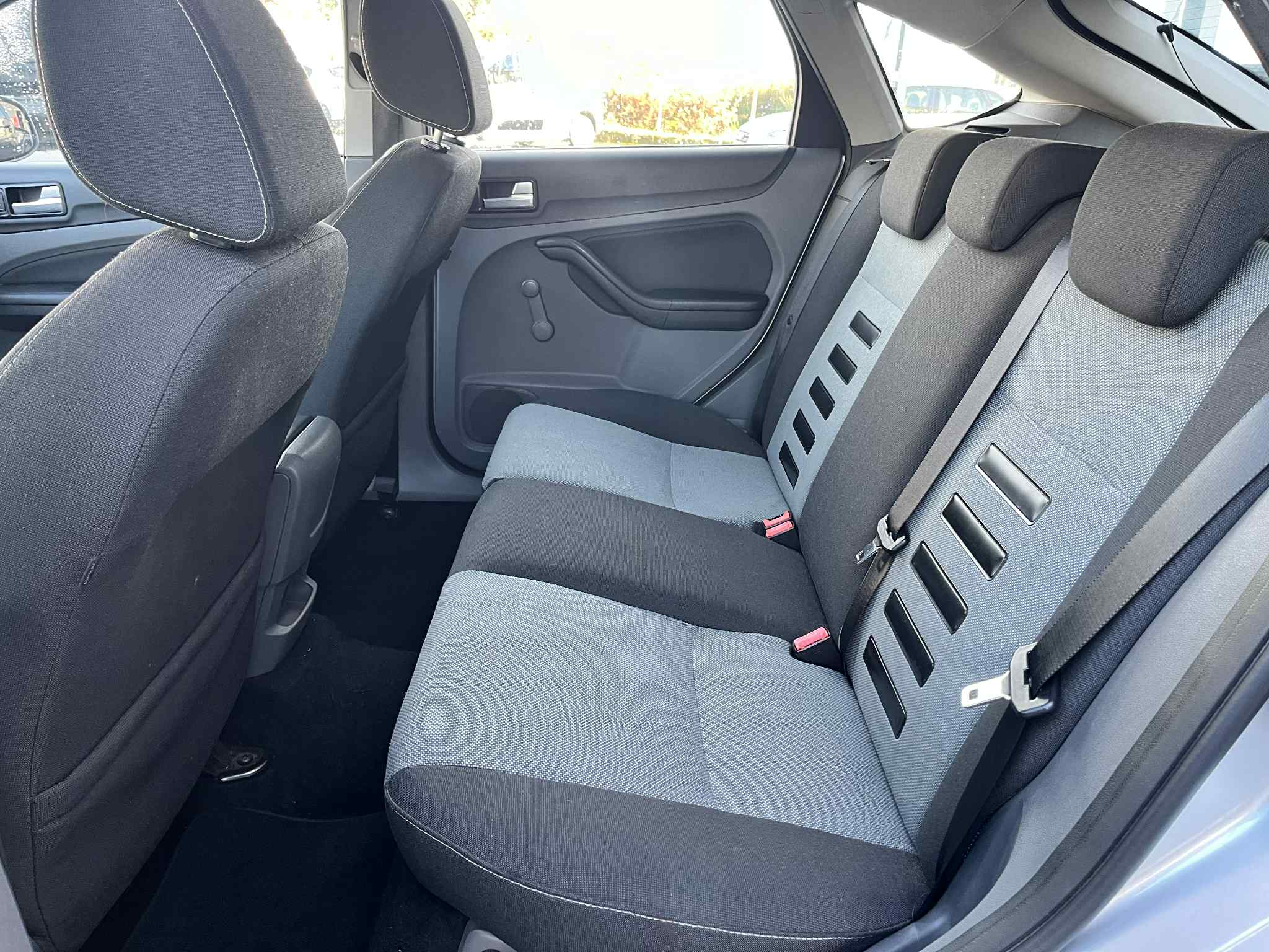 Ford Focus 1.6 TDCi Trend - Image 13