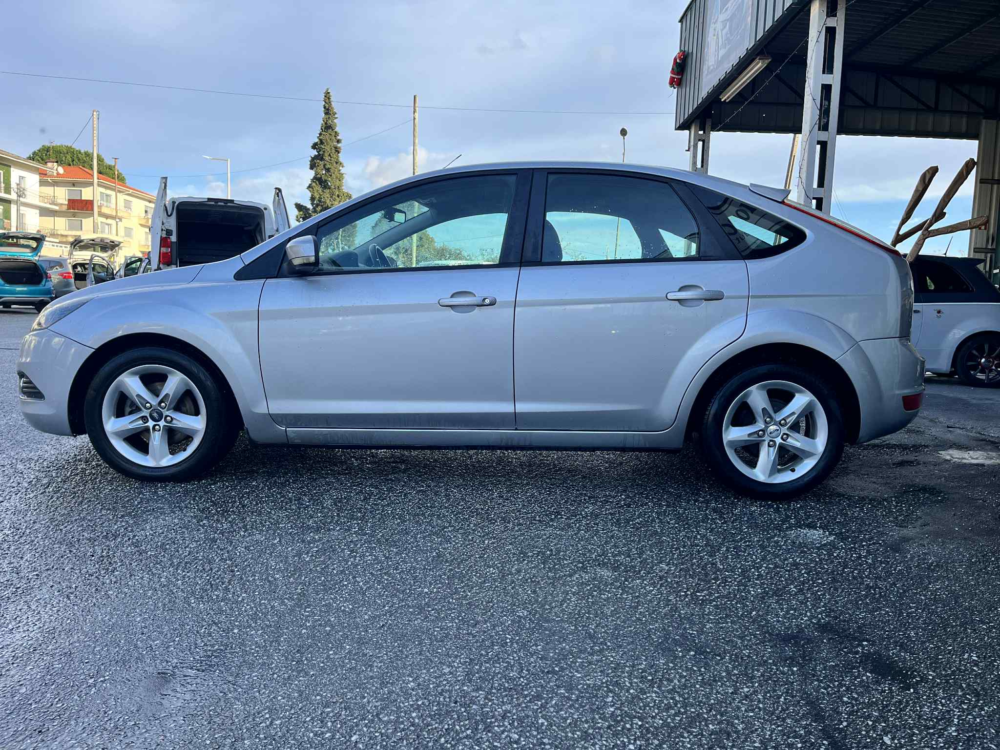 Ford Focus 1.6 TDCi Trend - Image 10