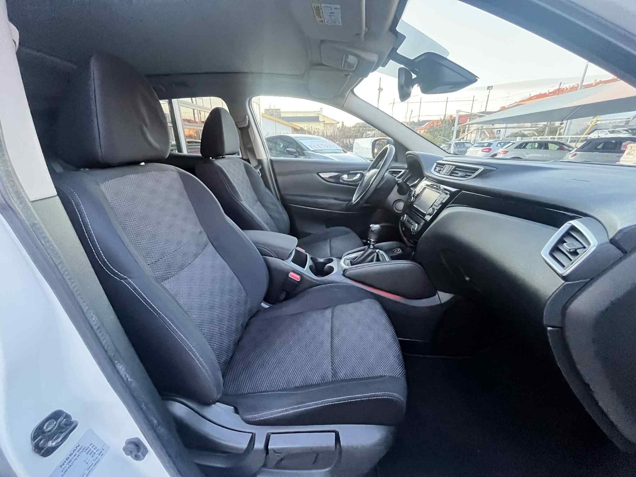 Nissan Qashqai 1.2 DIG-T Tekna Premium - Image 13