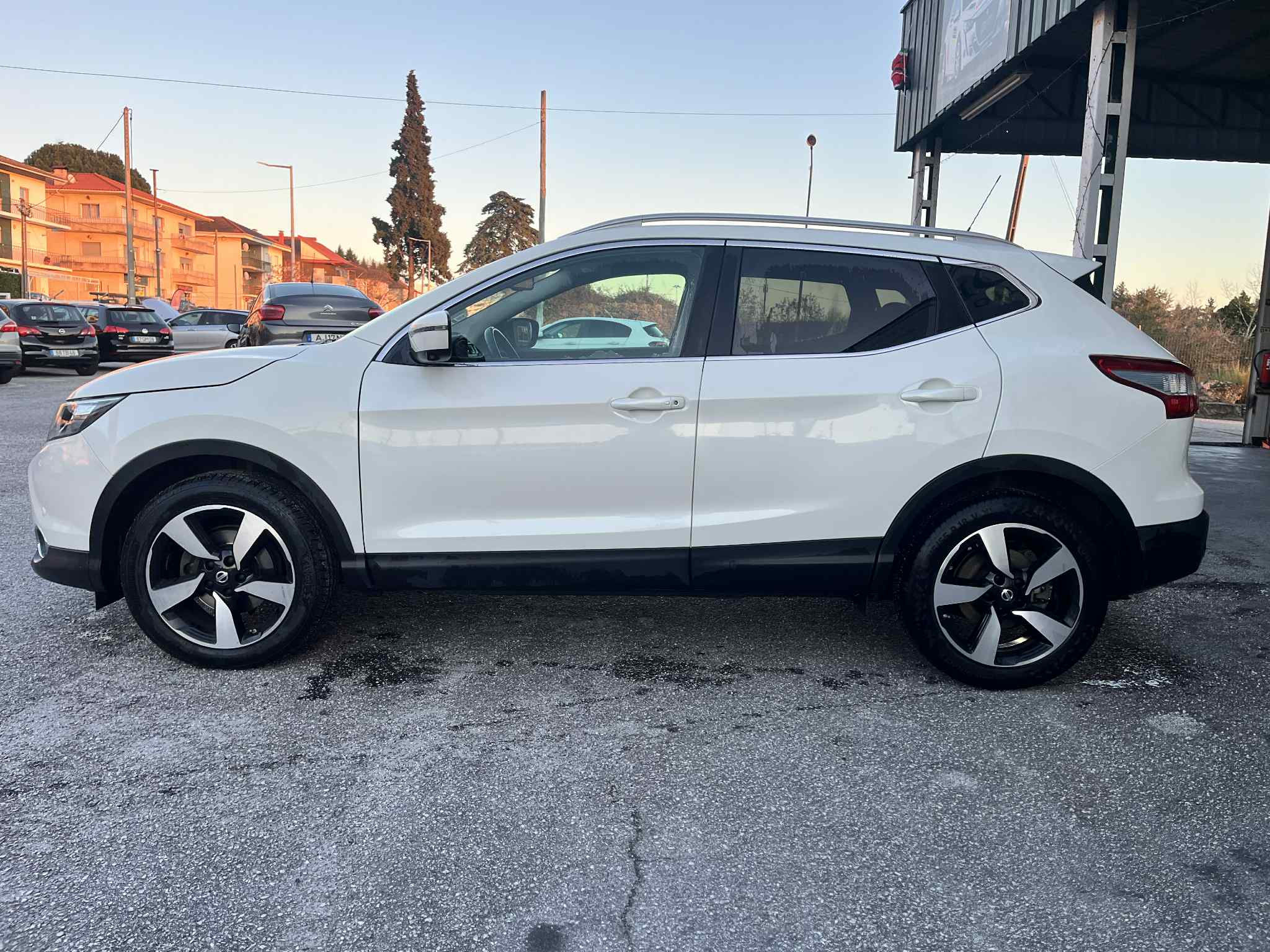 Nissan Qashqai 1.2 DIG-T Tekna Premium - Image 8