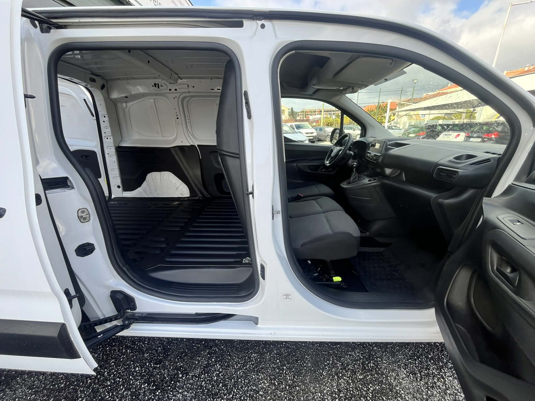 Opel Combo 1.6 CDTi - Image 12