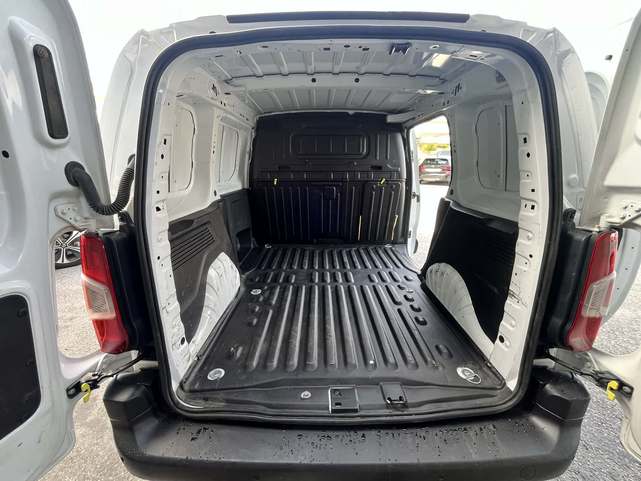 Peugeot Partner 1.6 Hdi C/IVA - Image 11