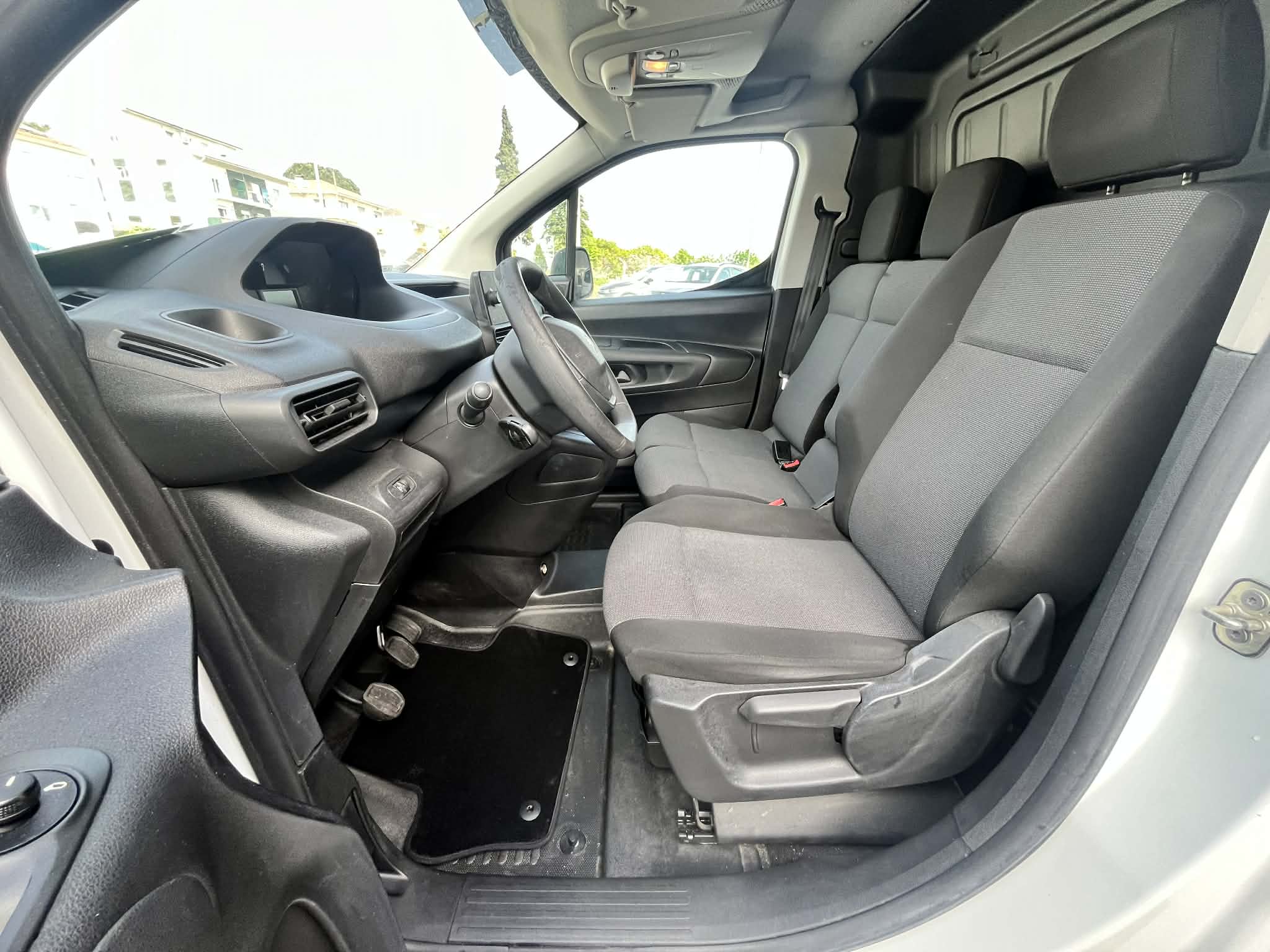 Peugeot Partner 1.6 Hdi C/IVA - Image 12