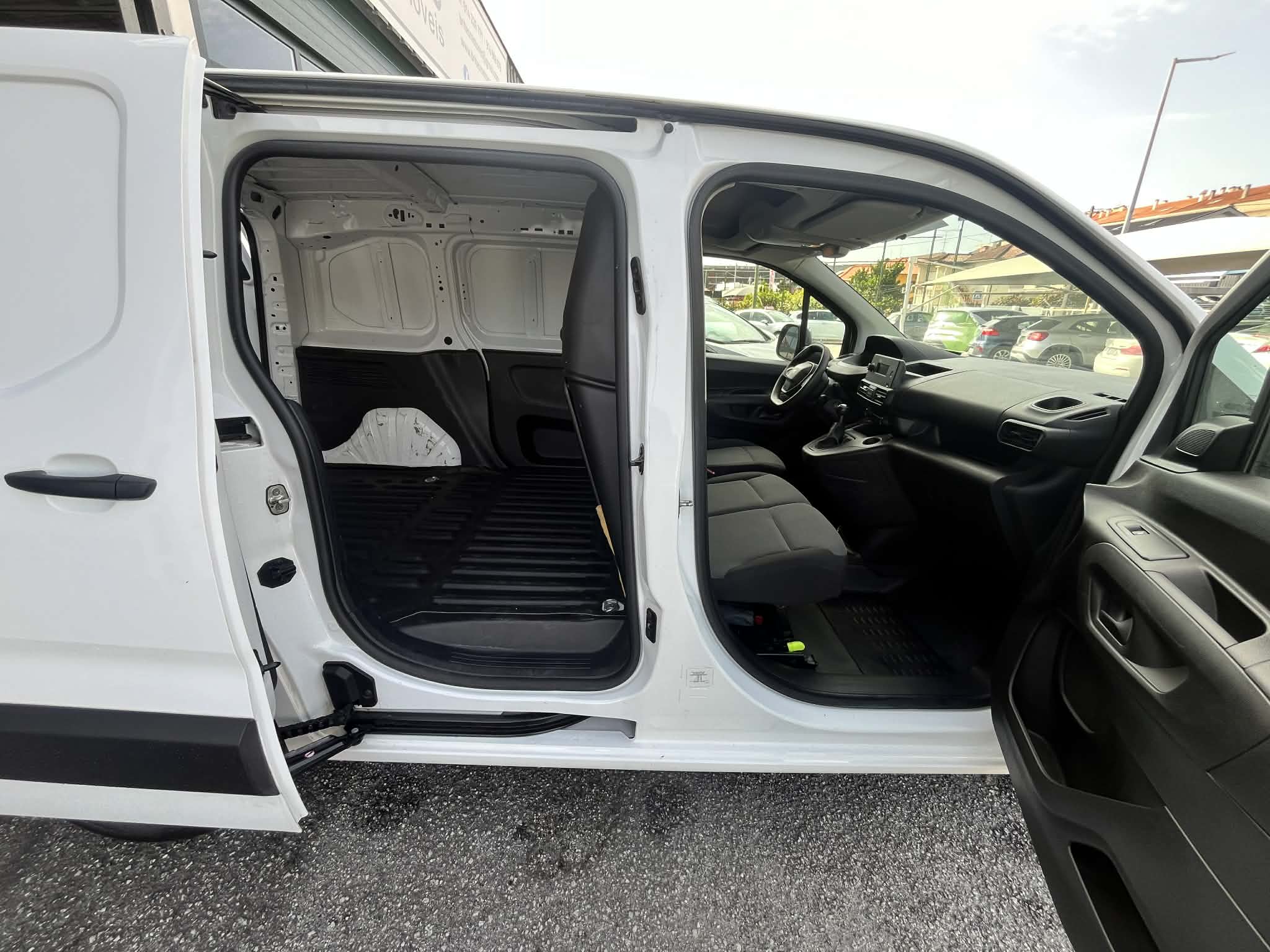 Peugeot Partner 1.6 Hdi C/IVA - Image 10