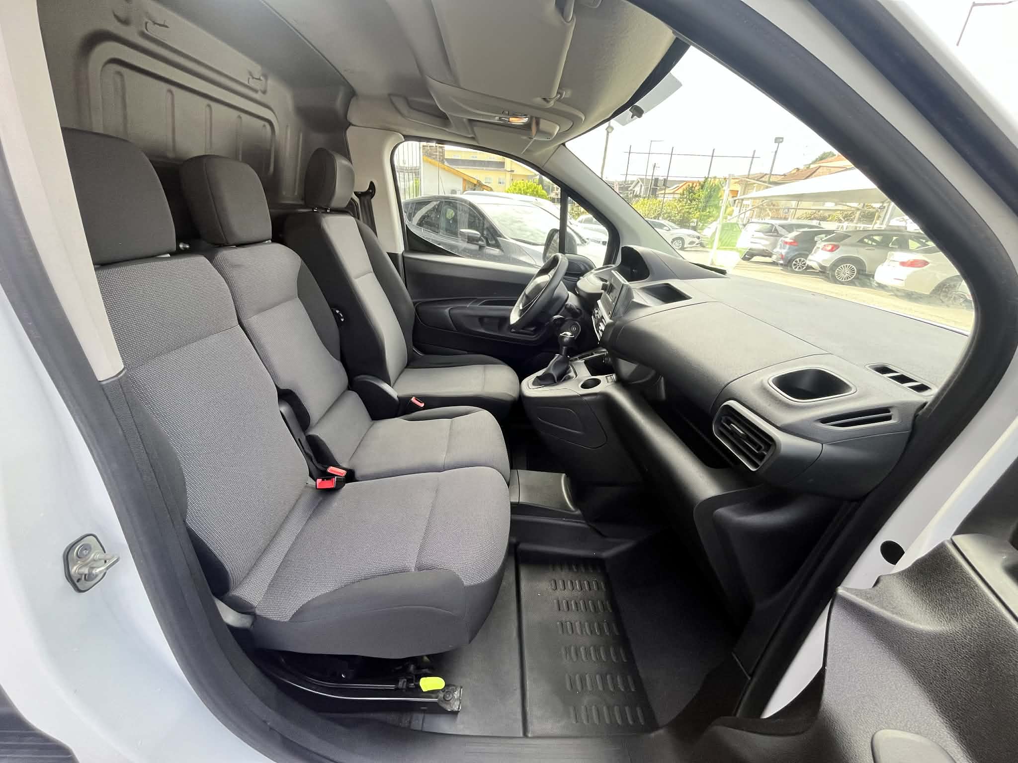 Peugeot Partner 1.6 Hdi C/IVA - Image 13