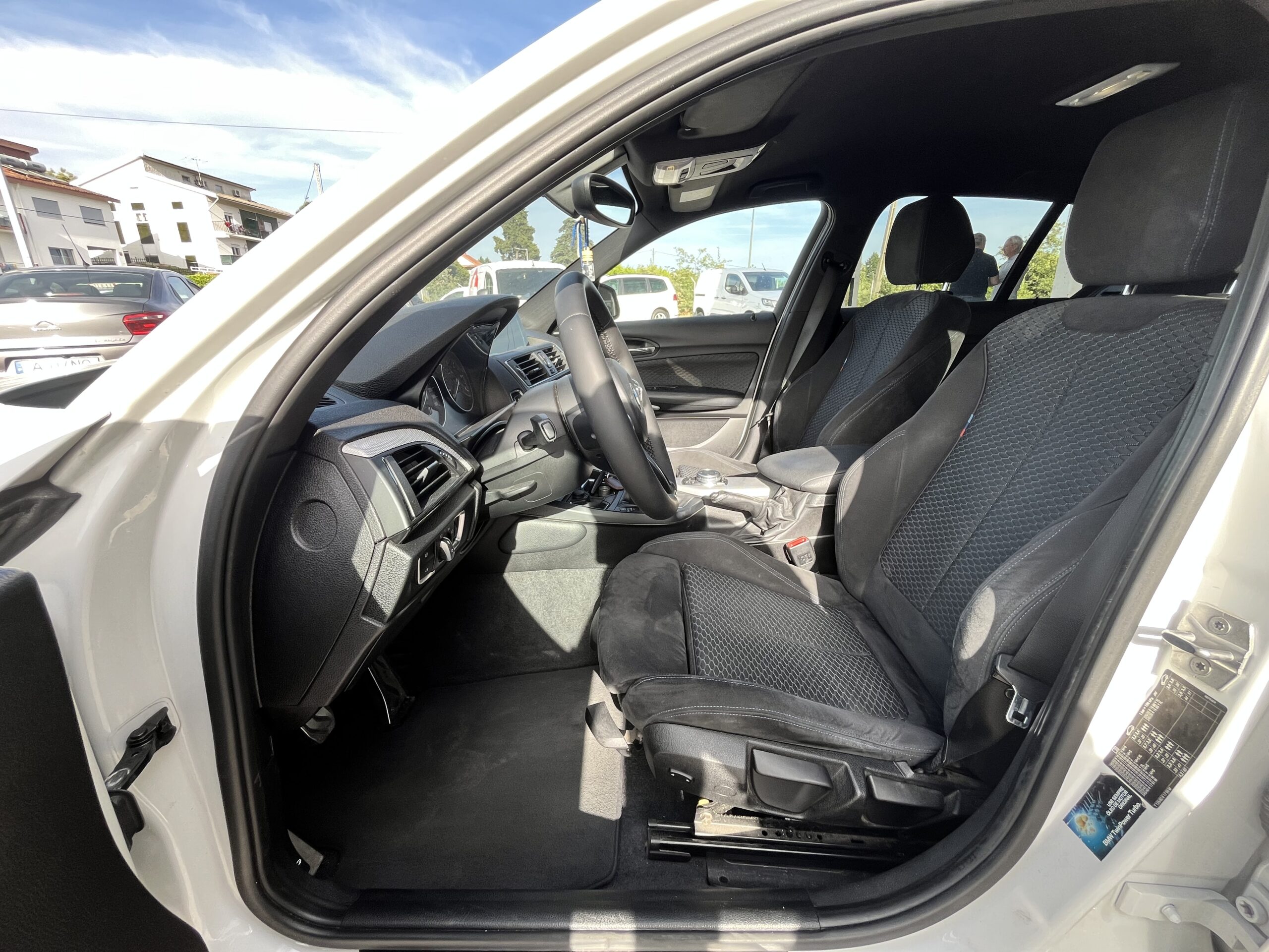 BMW 116 d Pack M - Image 13
