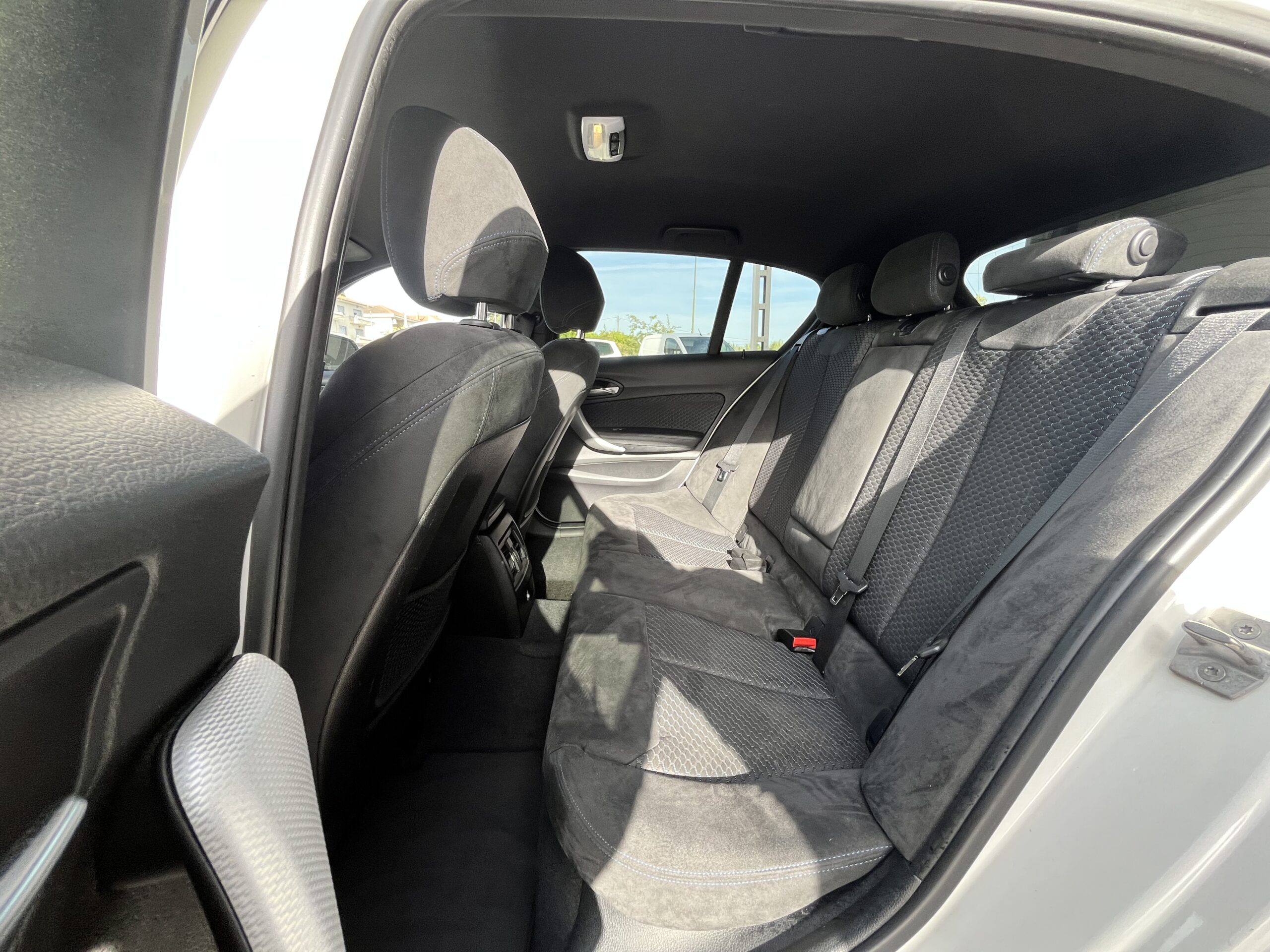 BMW 116 d Pack M - Image 16