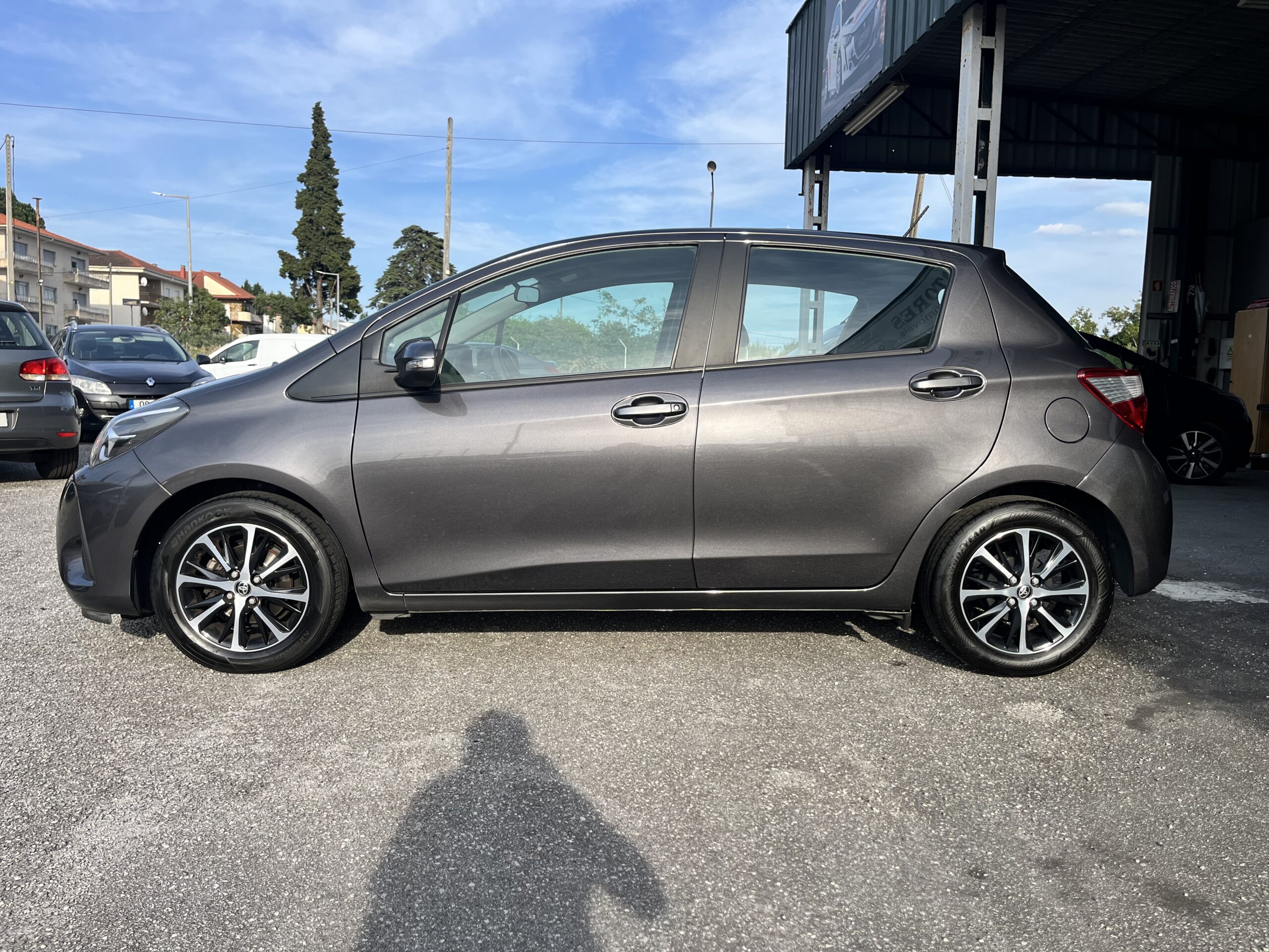 Toyota Yaris 1.0 VVT-i Comfort - Image 7