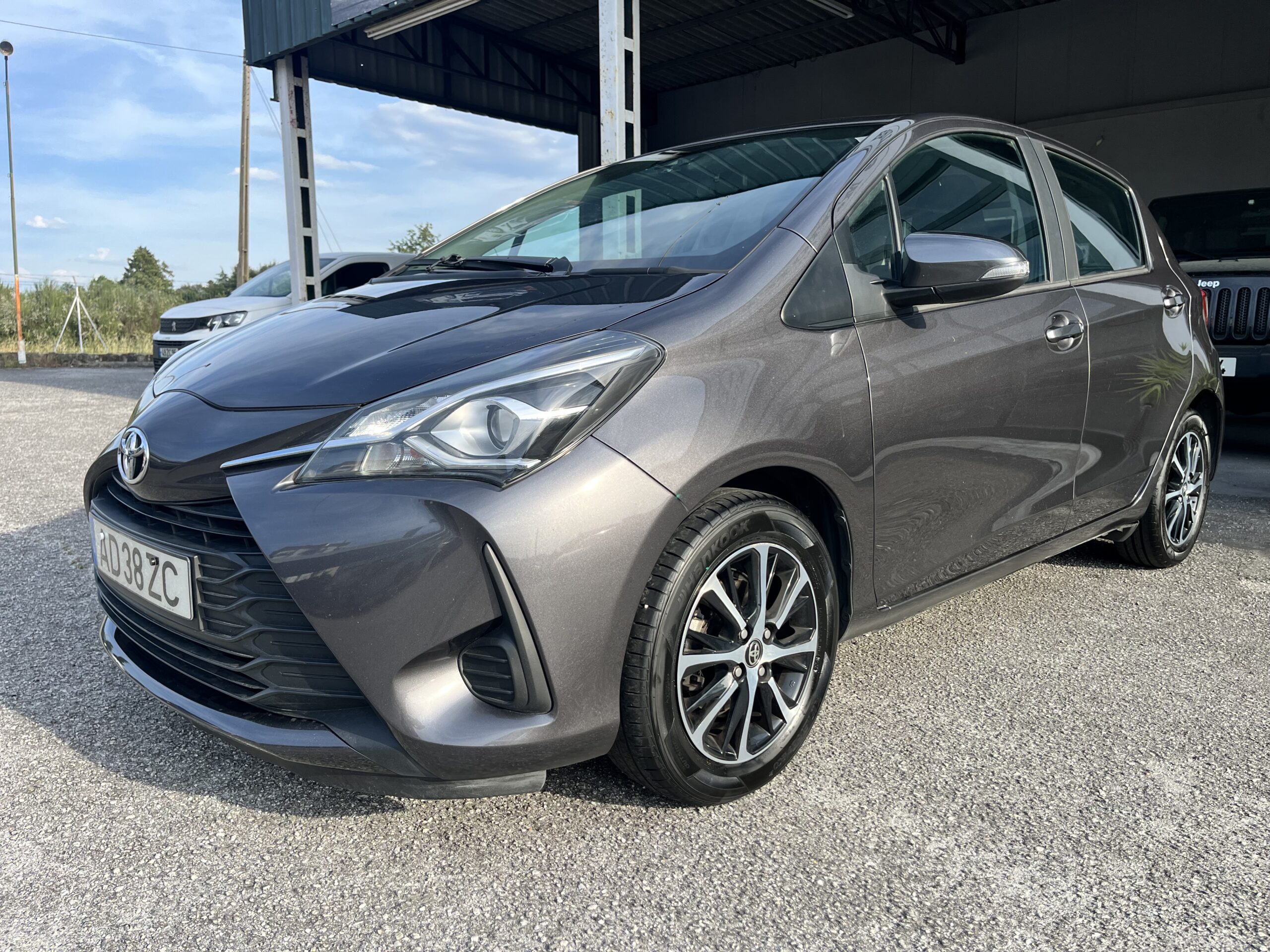 Toyota Yaris 1.0 VVT-i Comfort - Image 8