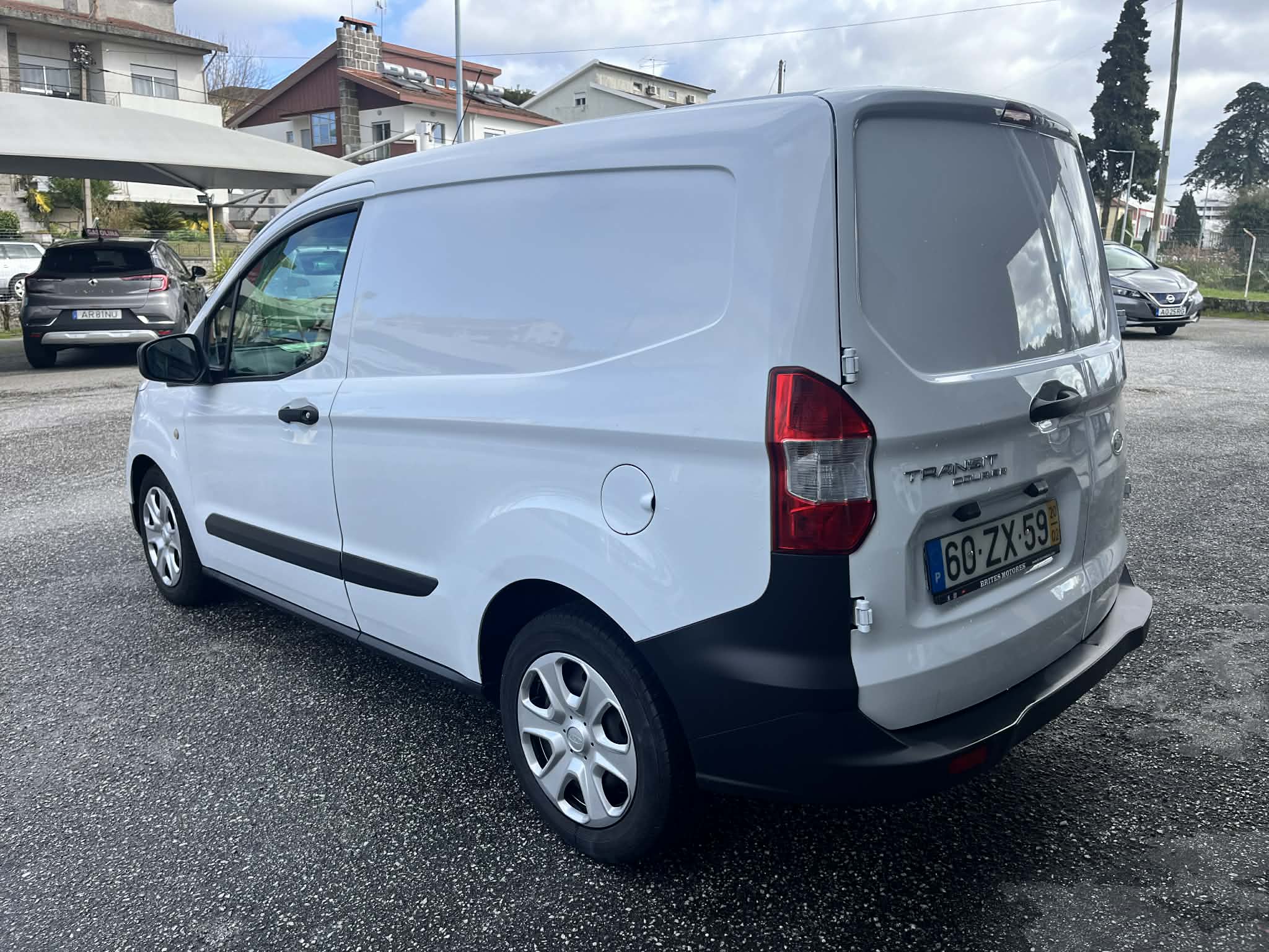 Ford Transit Courier 1.5 TDCi Trend - Image 4