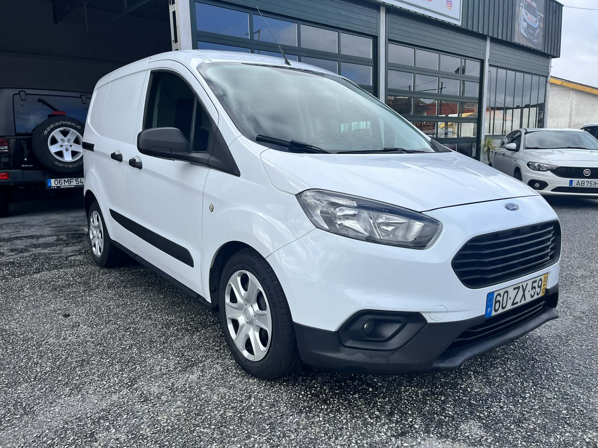 Ford Transit Courier 1.5 TDCi Trend - Image 2