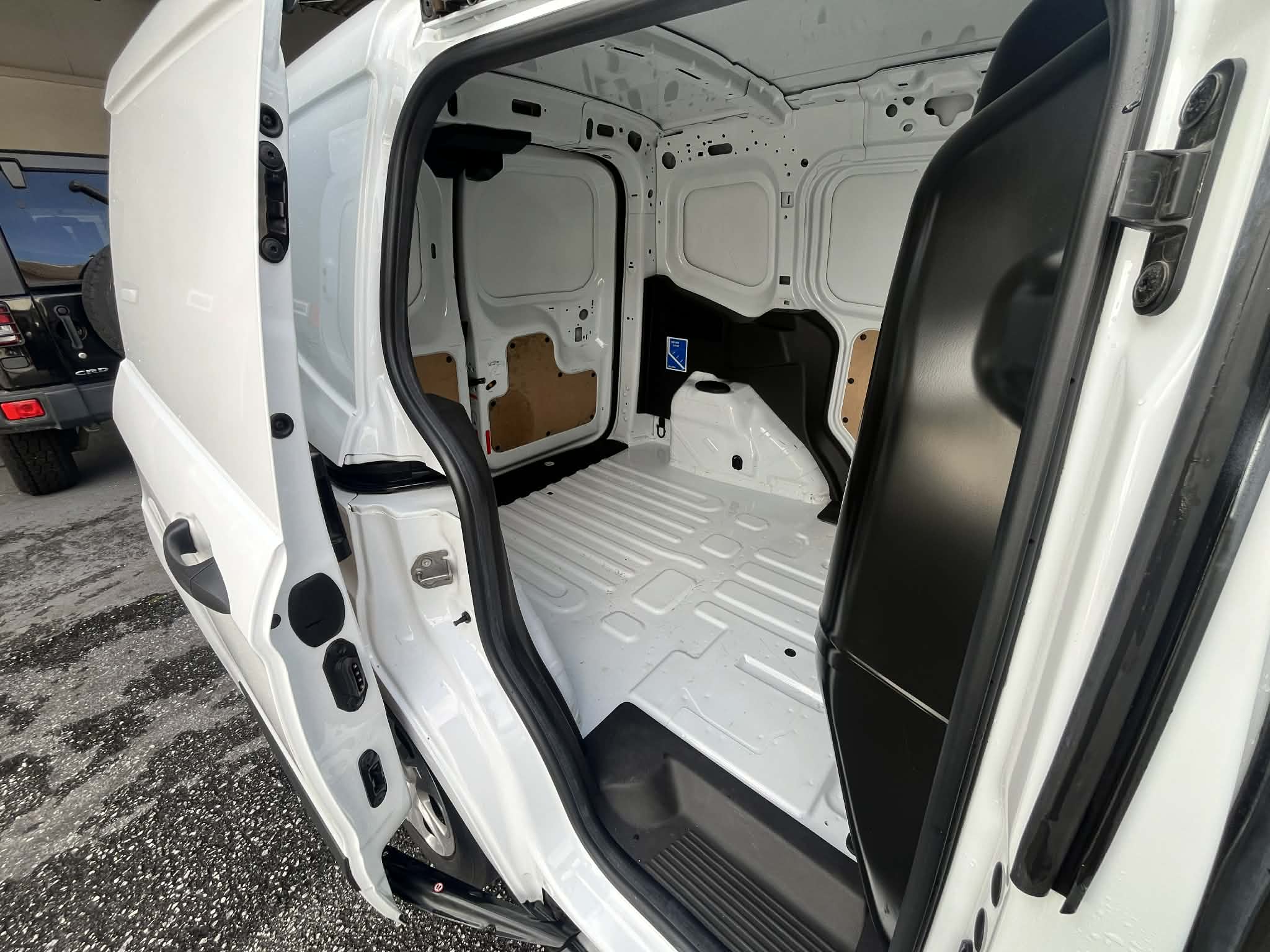 Ford Transit Courier 1.5 TDCi Trend - Image 16