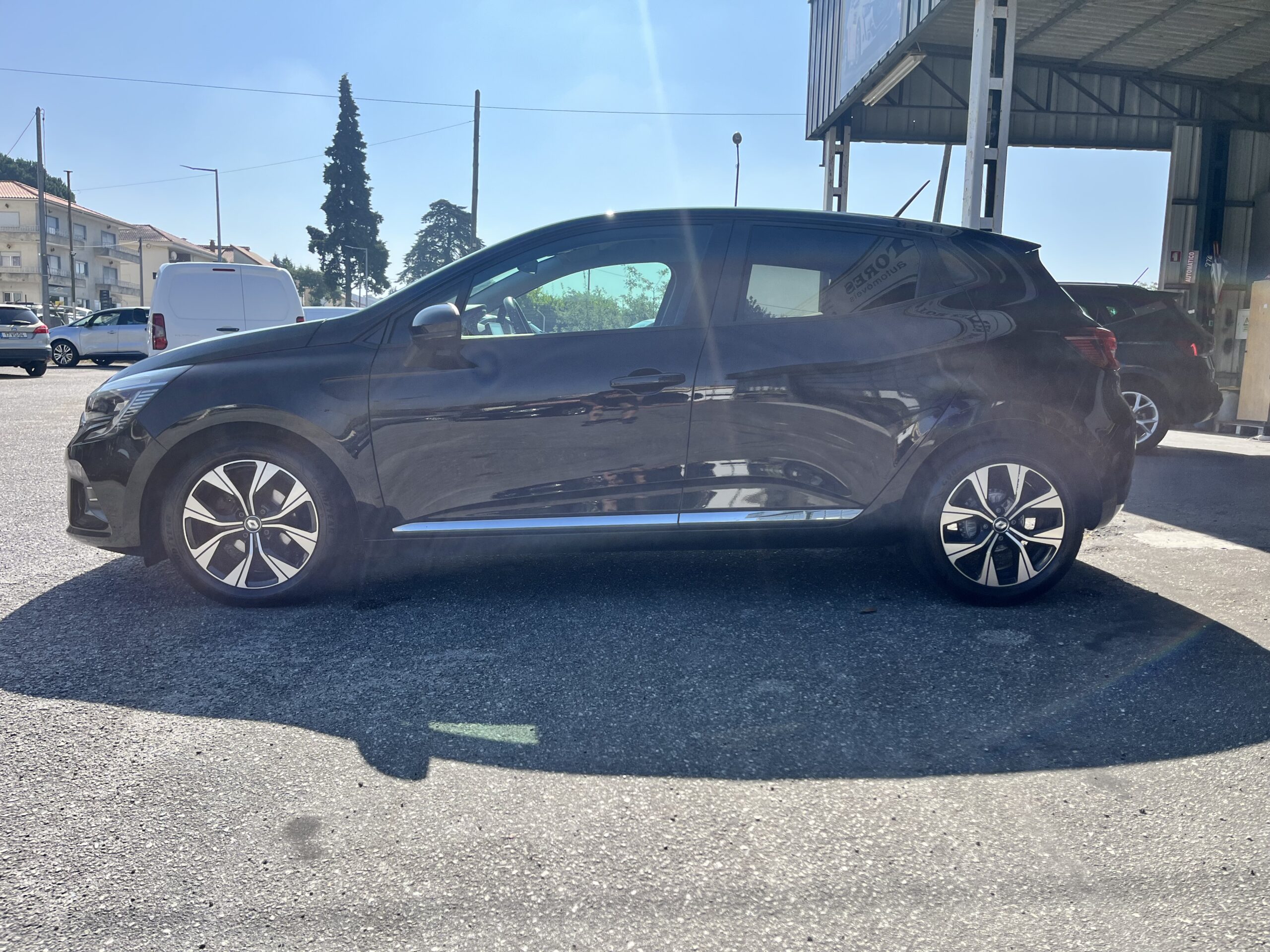 Renault Clio 1.0 TCe Evolution - Image 8