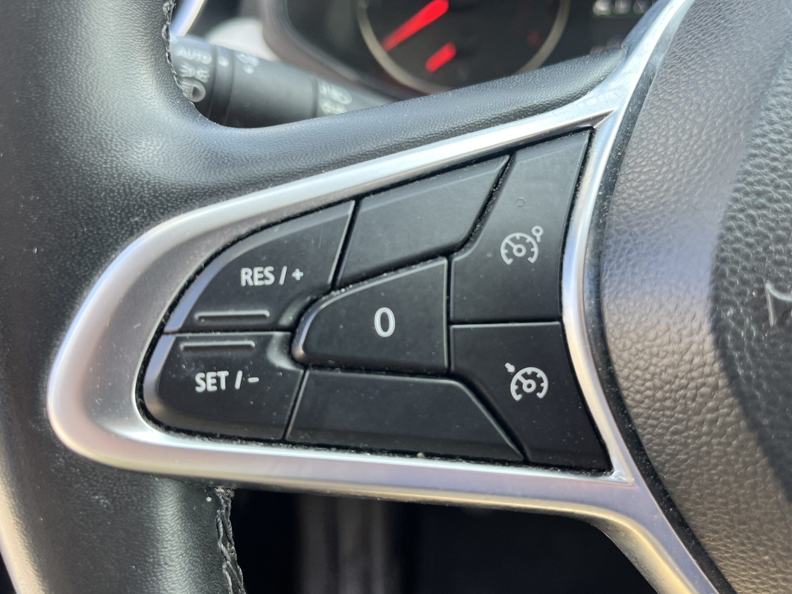 Renault Clio 1.0 TCe Evolution - Image 14