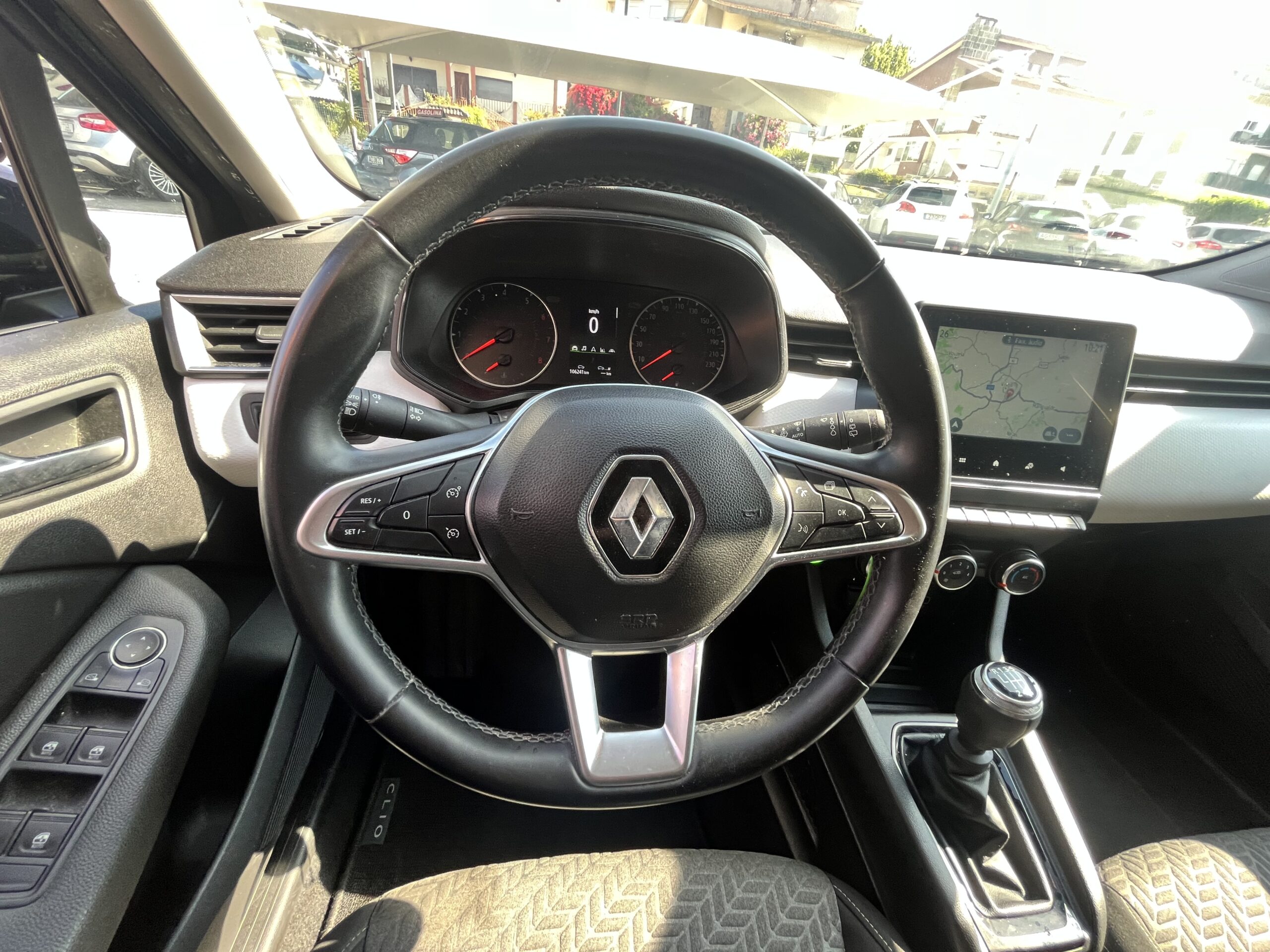 Renault Clio 1.0 TCe Evolution - Image 9