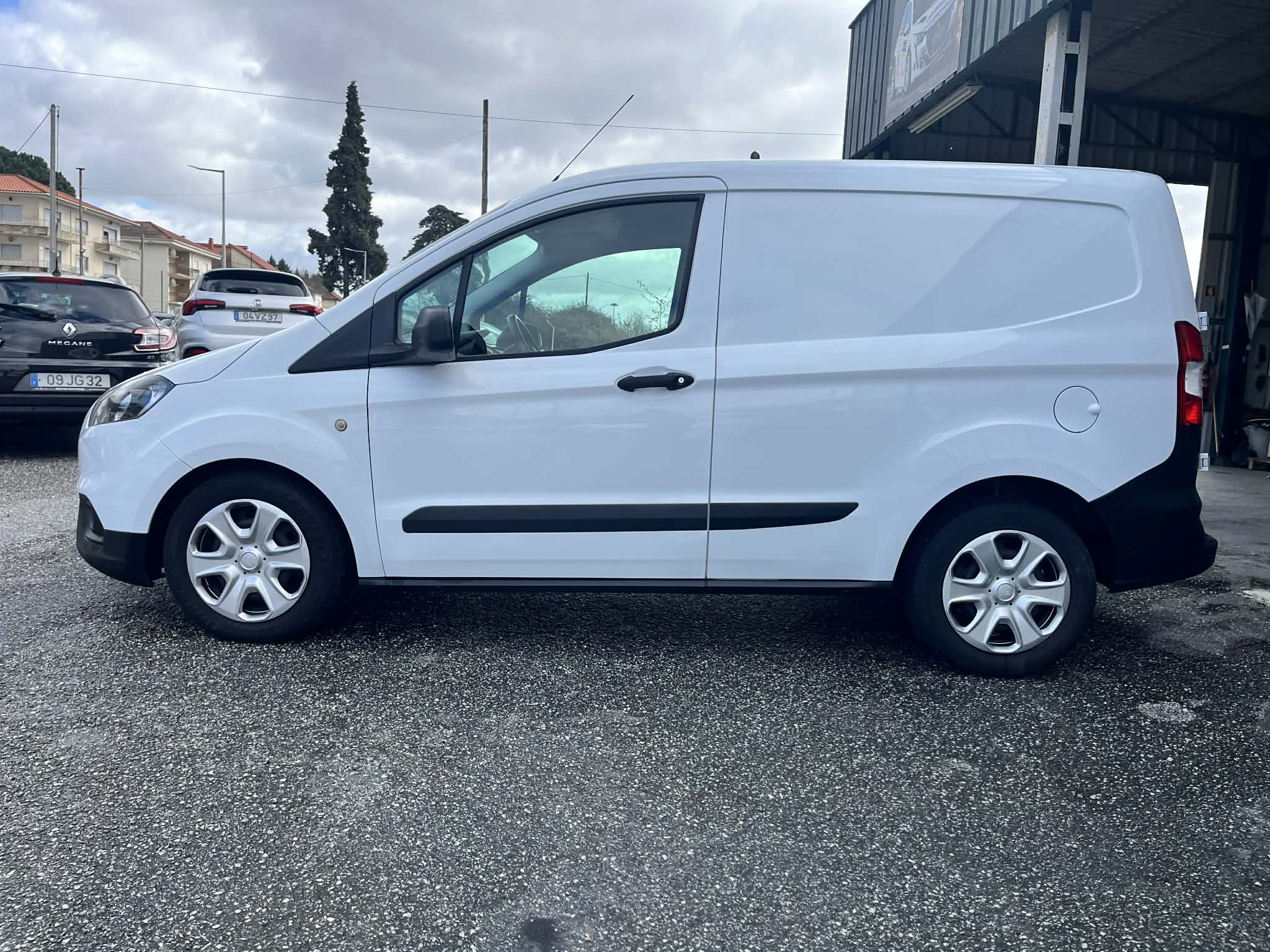 Ford Transit Courier 1.5 TDCi Trend - Image 8