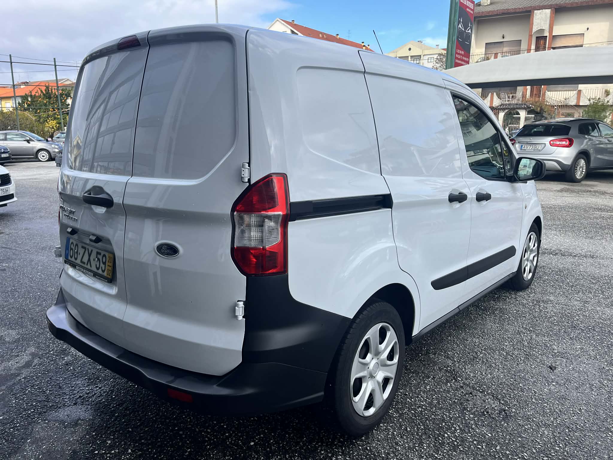 Ford Transit Courier 1.5 TDCi Trend - Image 9