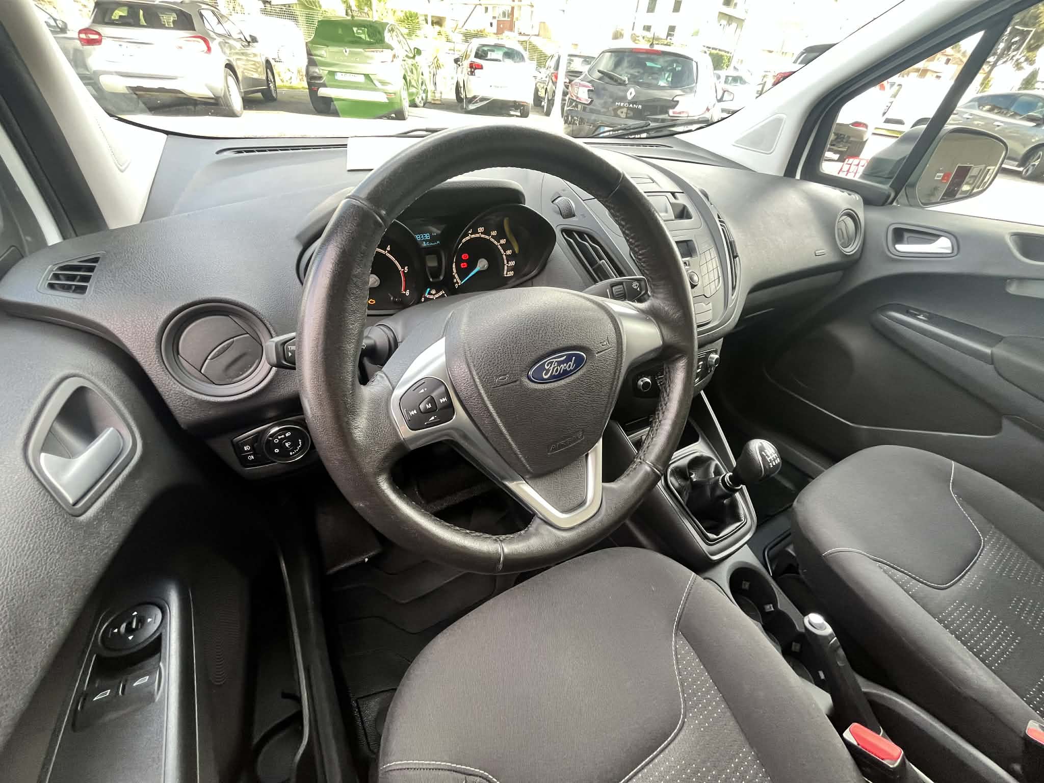 Ford Transit Courier 1.5 TDCi Trend - Image 14