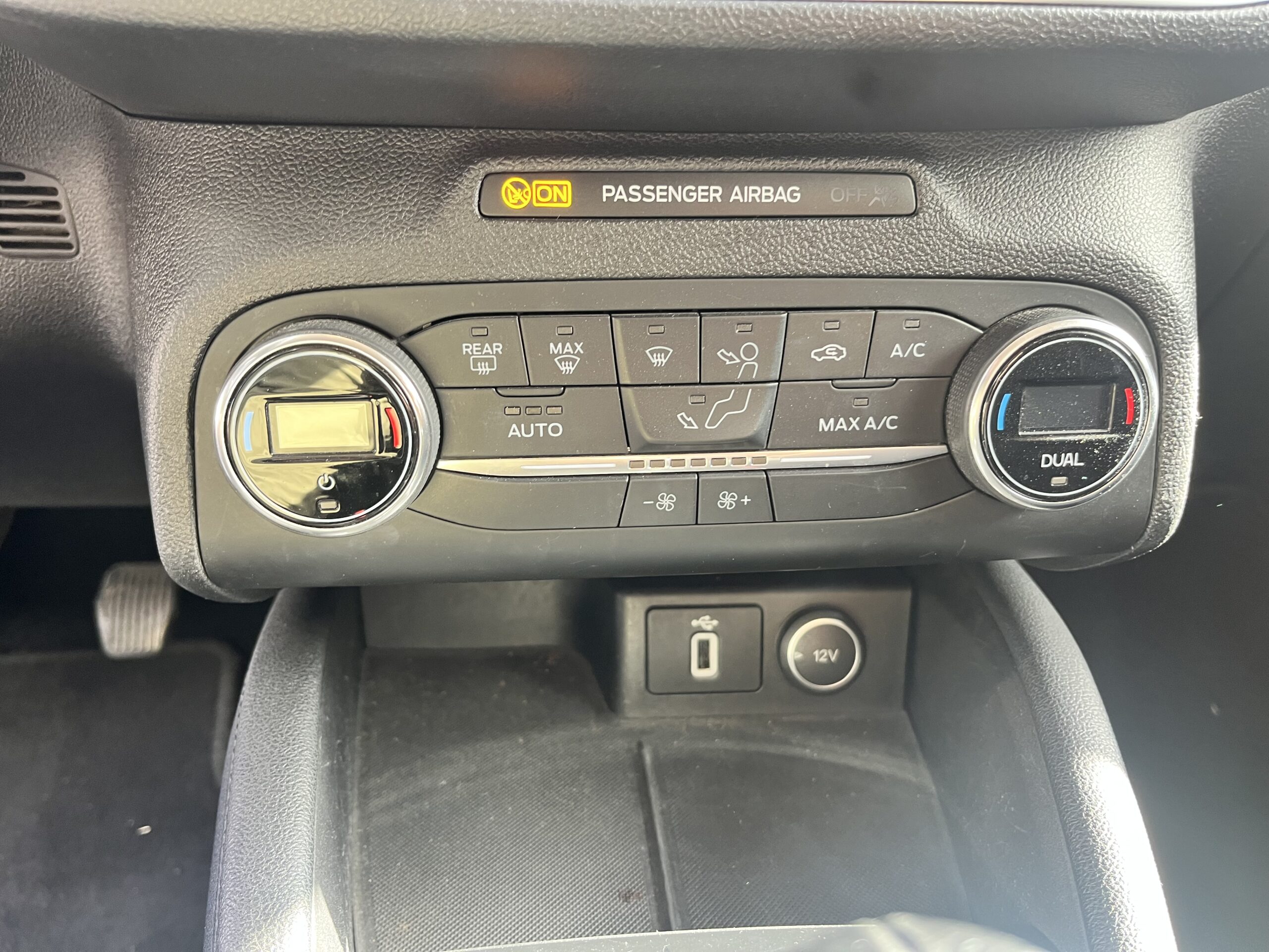 Ford Focus SW 1.5 TDCi Titanium - Image 17
