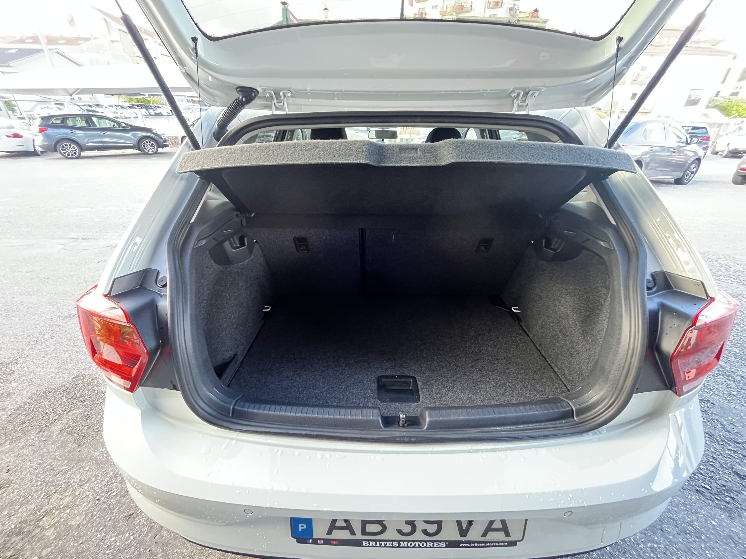 VW Polo 1.0 TSI Comfortline - Image 10